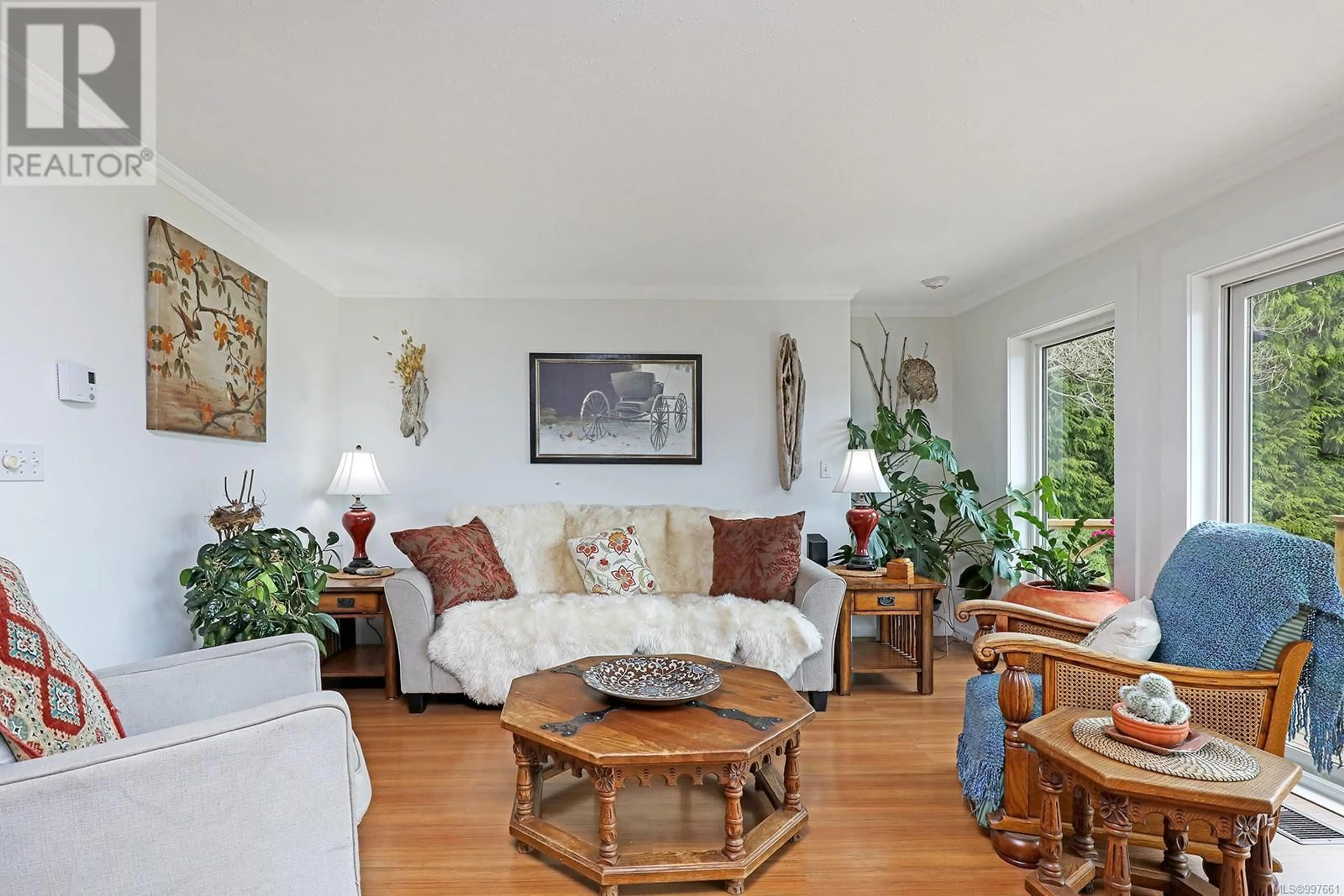 Living room with furniture, unknown for 7616 WENTE WAY, Fanny Bay British Columbia V0R1W0