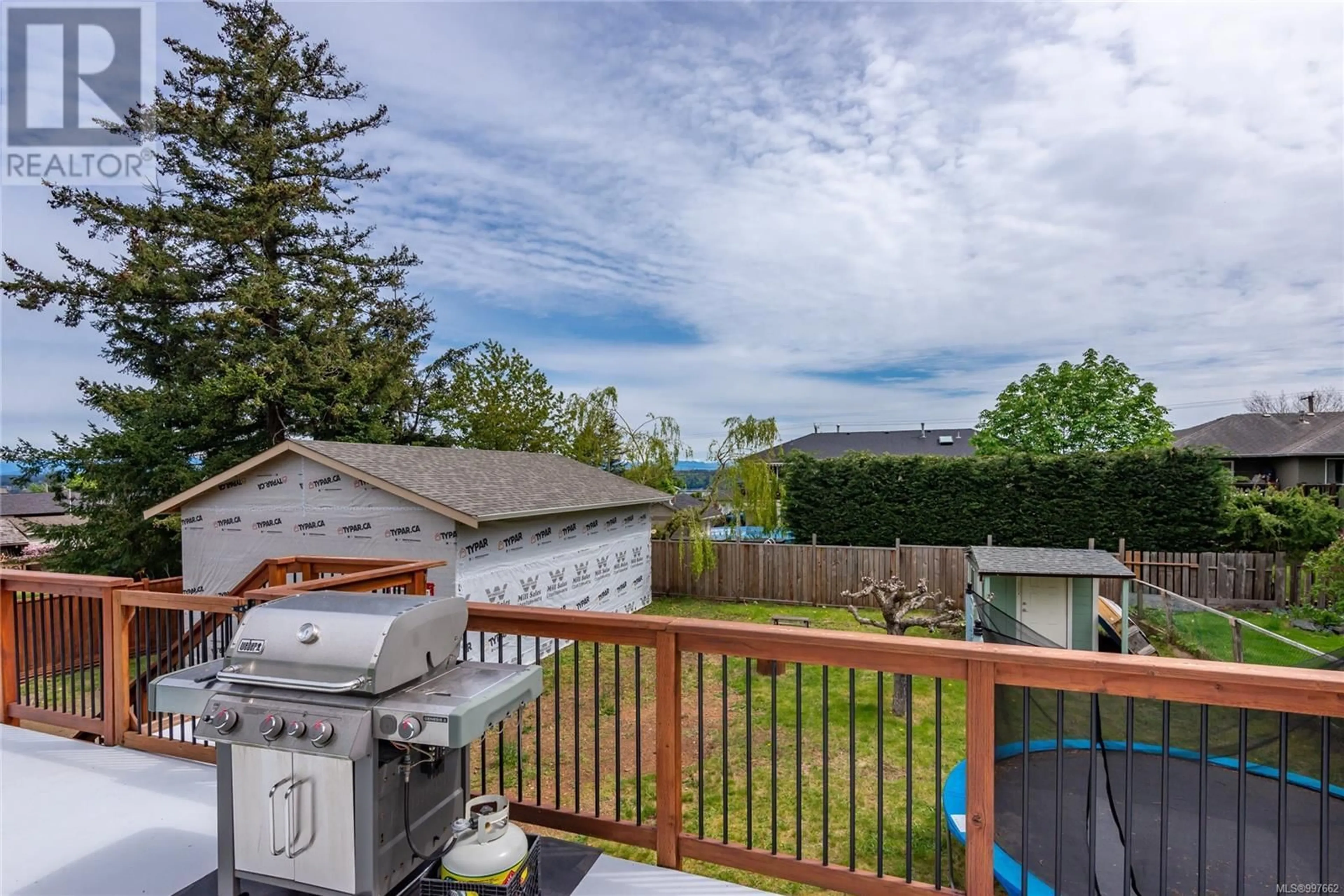 A pic from outside/outdoor area/front of a property/back of a property/a pic from drone, water/lake/river/ocean view for 127 DELVECCHIO ROAD, Campbell River British Columbia V9W2T6