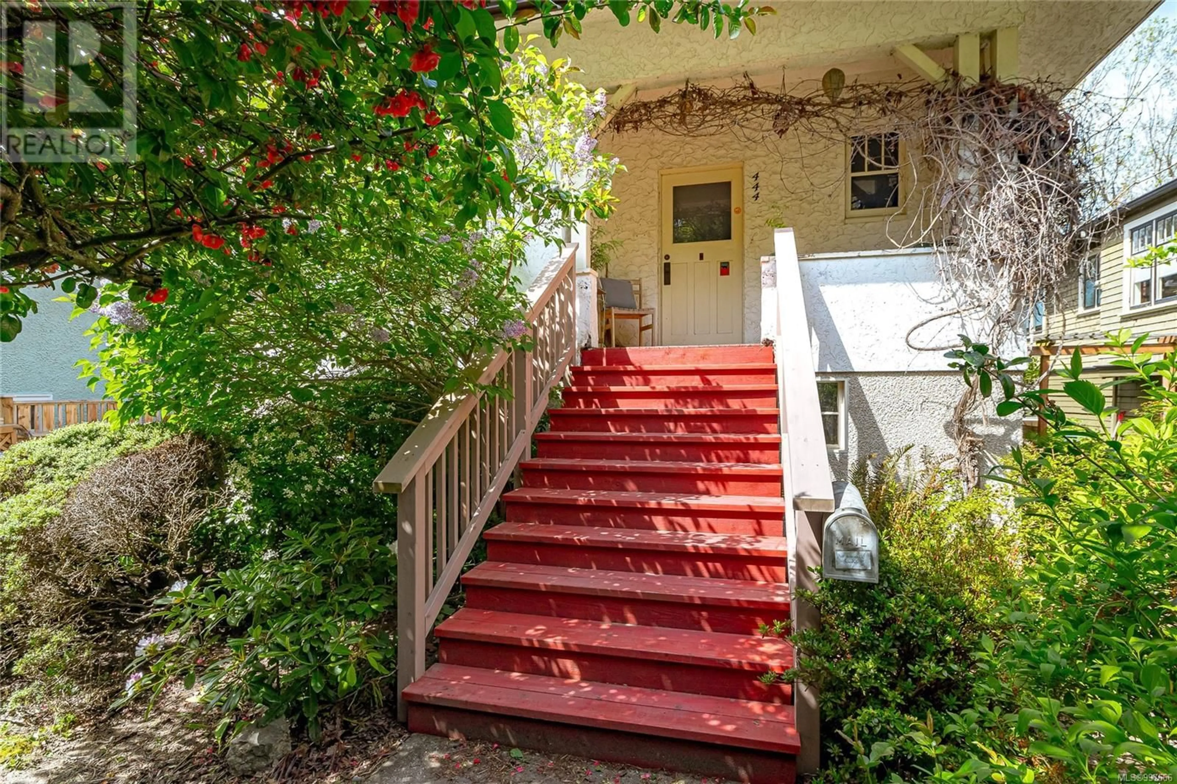 Unknown for 444 KIPLING STREET, Victoria British Columbia V8S3J8