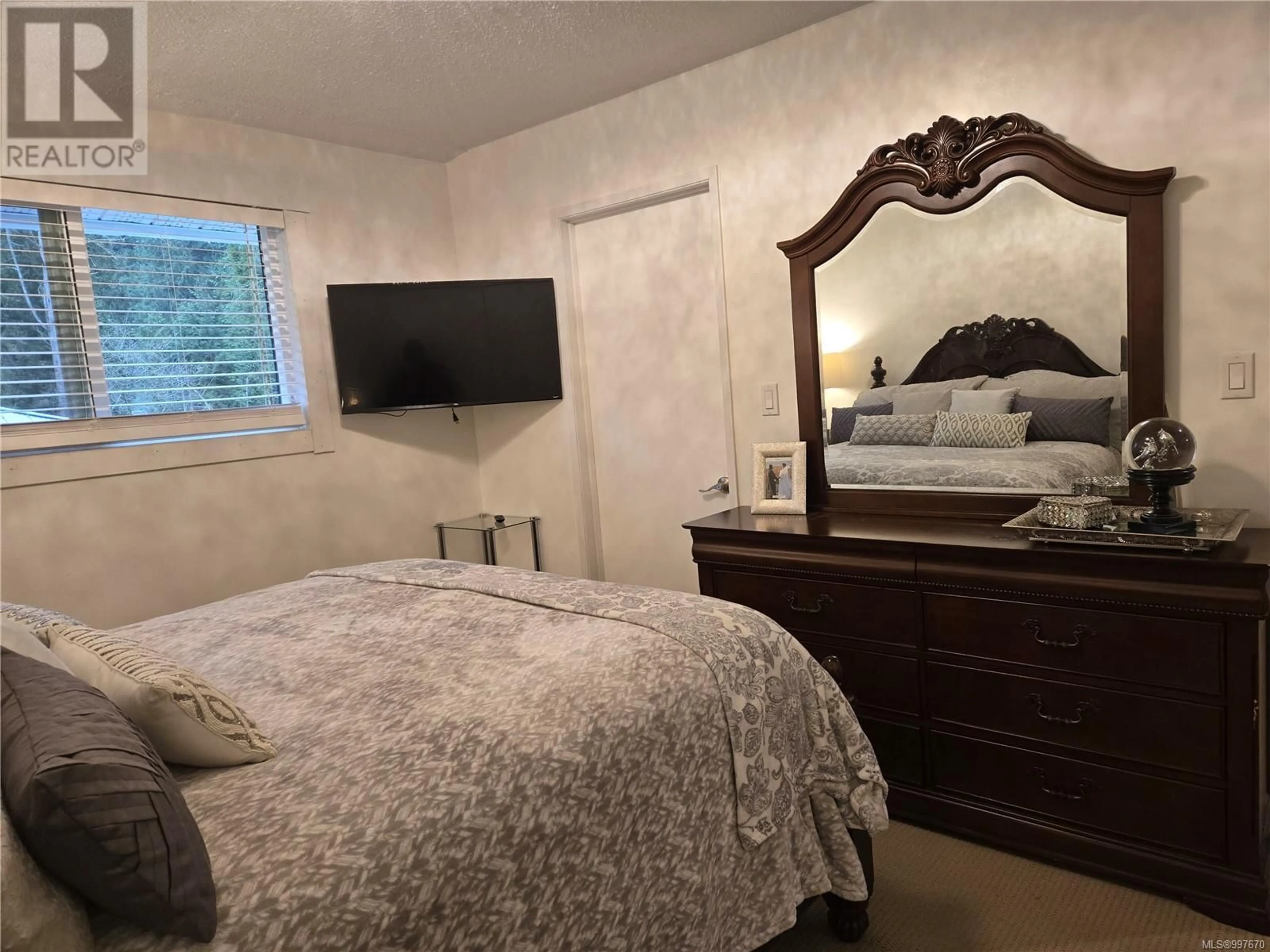 A pic of a room for 2275 ISLAND HIGHWAY EAST, Nanoose Bay British Columbia V9P9E2