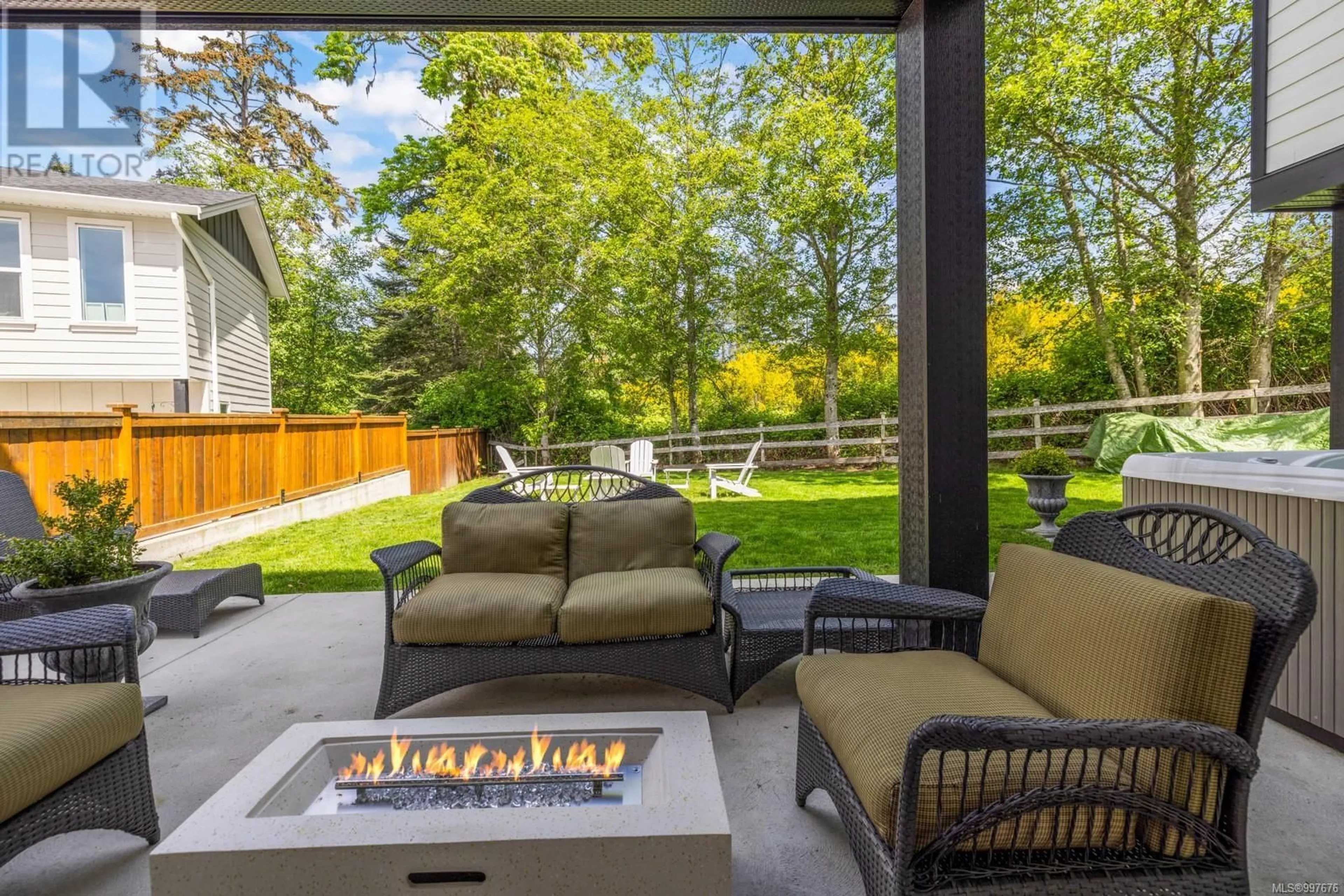 Patio, unknown for 2000 STONE HEARTH LANE, Sooke British Columbia V9Z1L3