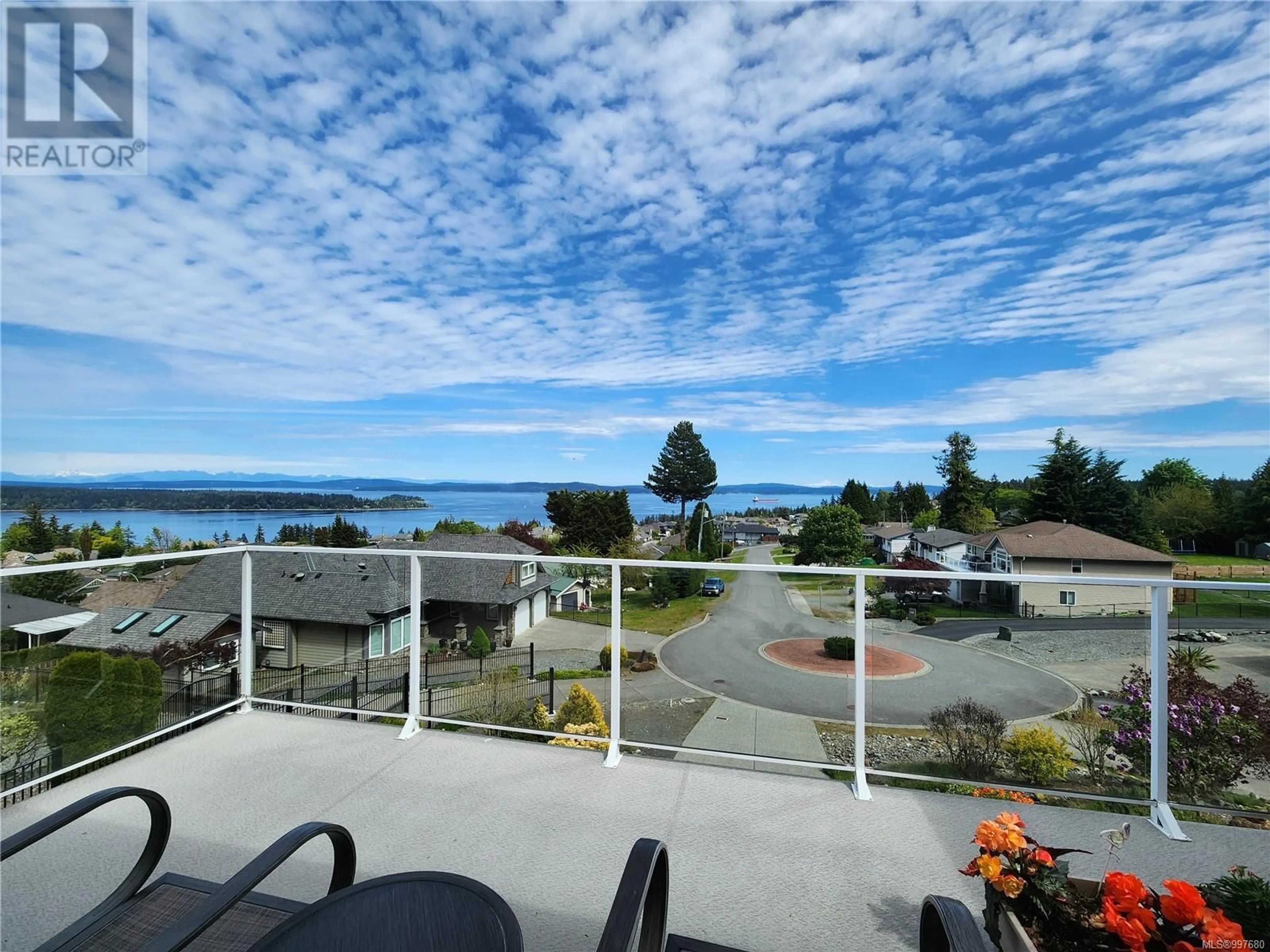 Patio, water/lake/river/ocean view for 483 HILLVIEW ROAD, Ladysmith British Columbia V9G1W2