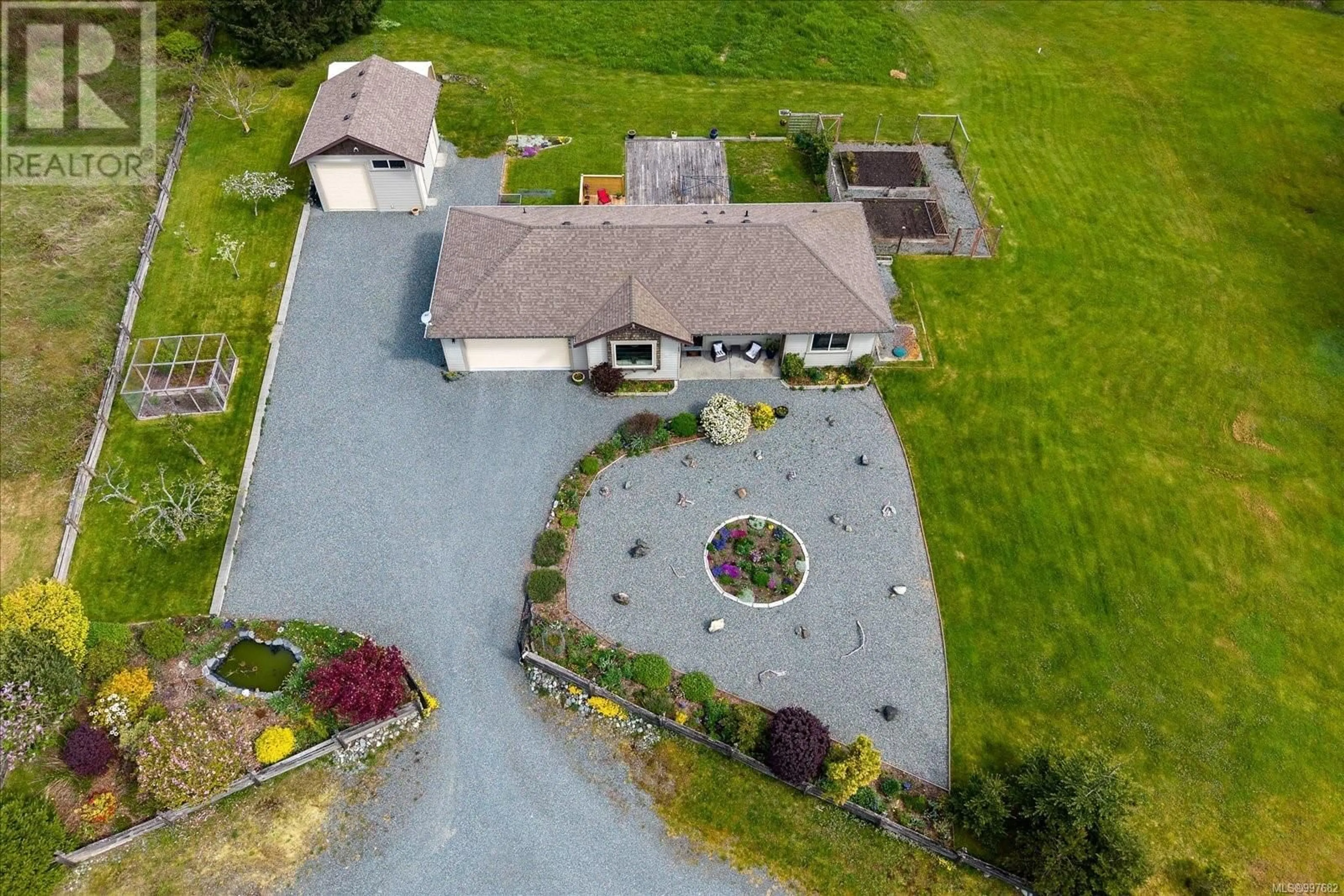 A pic from outside/outdoor area/front of a property/back of a property/a pic from drone, unknown for 460 NANAIMO RIVER ROAD, Nanaimo British Columbia V9X1E2