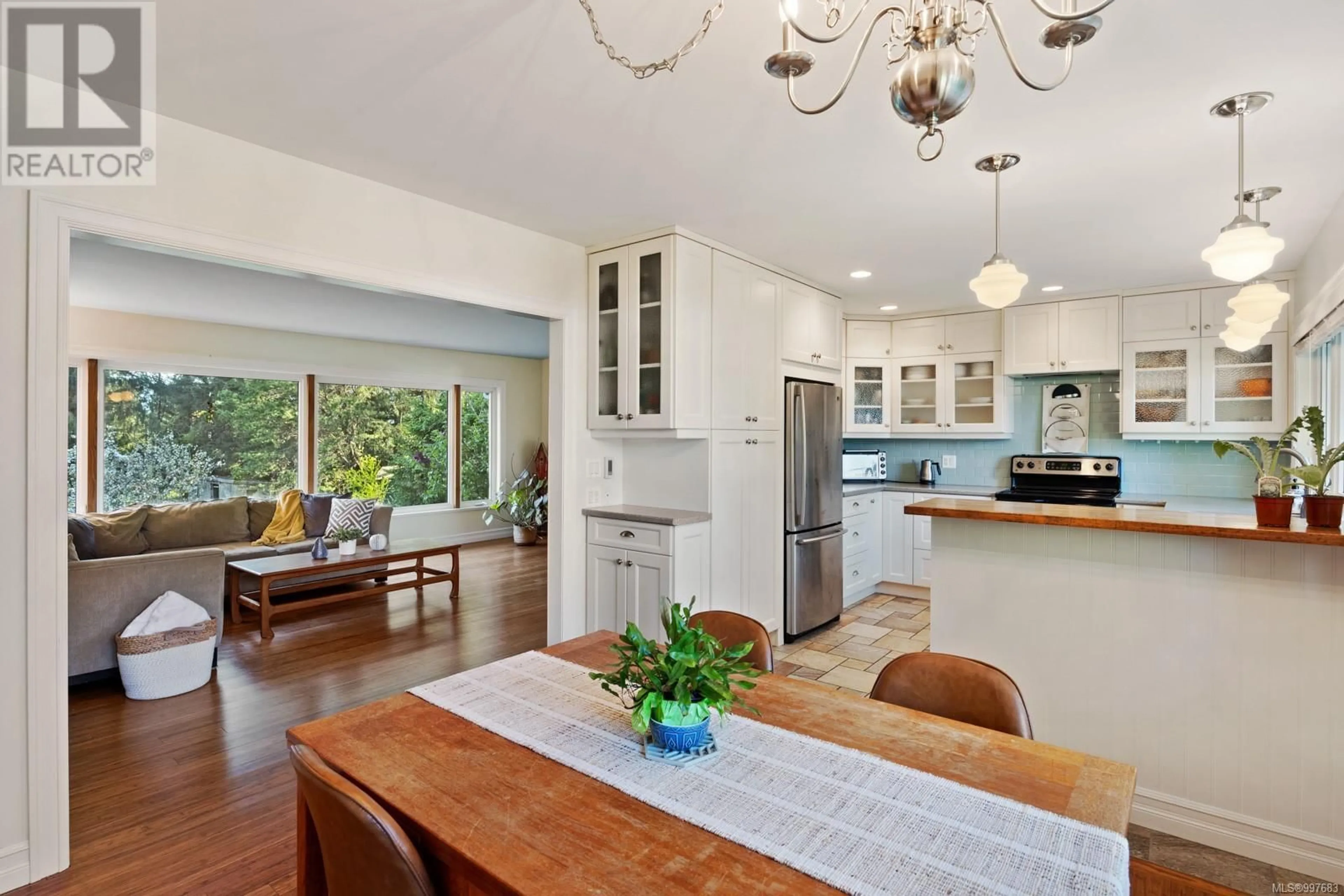 Open concept kitchen, unknown for 1589 CEDAR AVENUE, Comox British Columbia V9M2V6