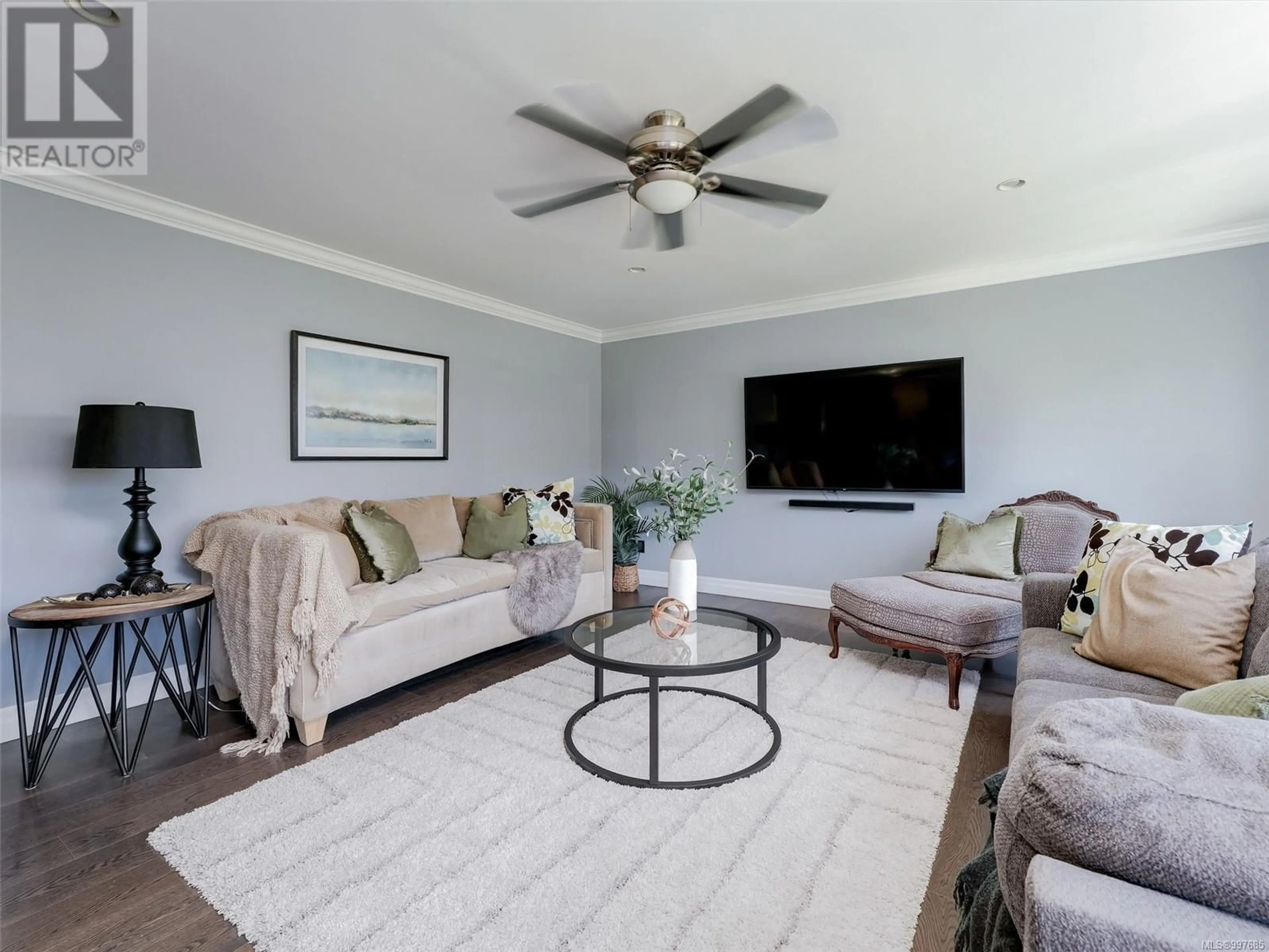 Living room with furniture, unknown for 896 DELLWOOD ROAD, Esquimalt British Columbia V9A6P1