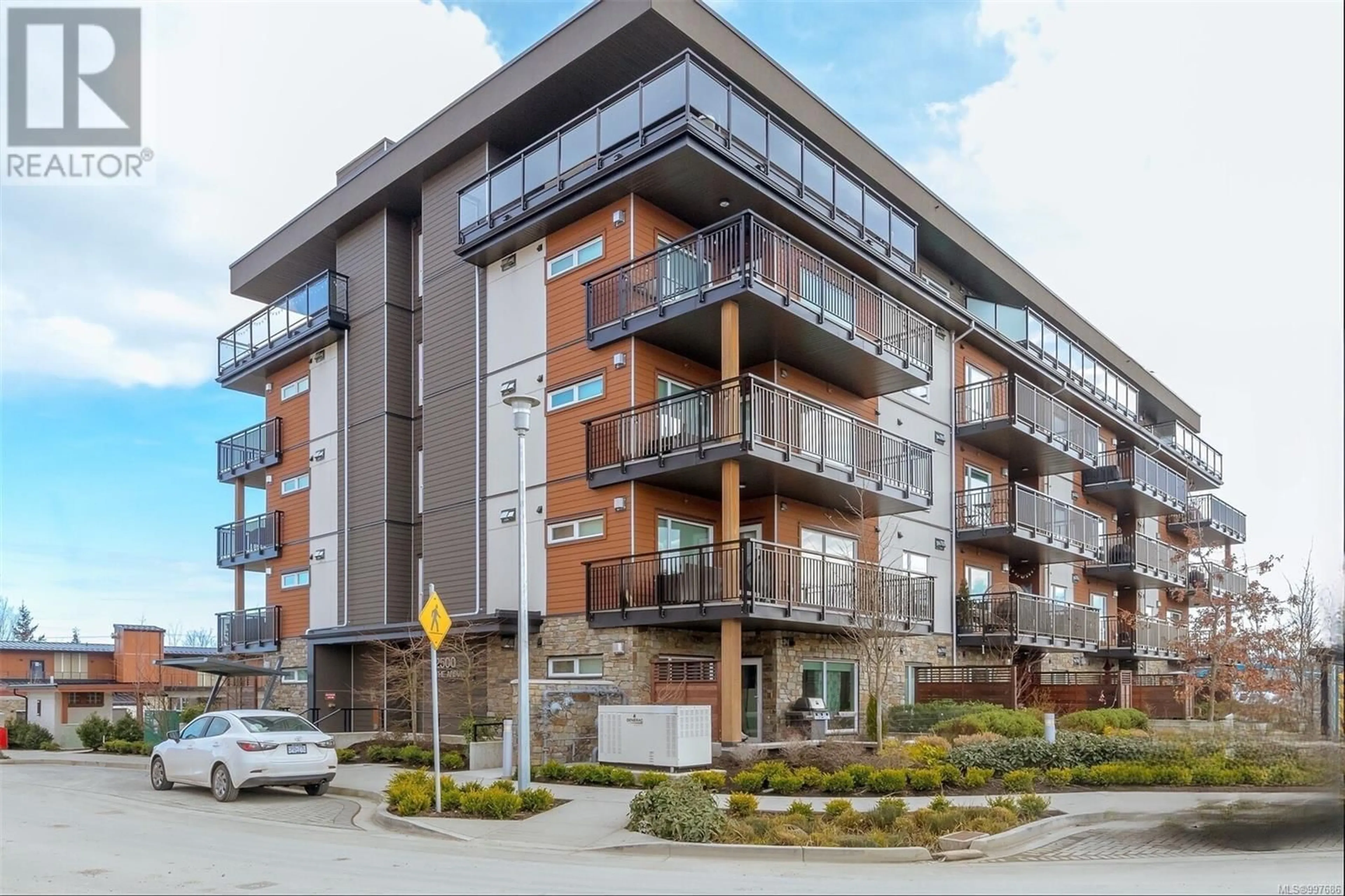 Unknown for 304 - 2500 HACKETT CRESCENT, Central Saanich British Columbia V8M0C1