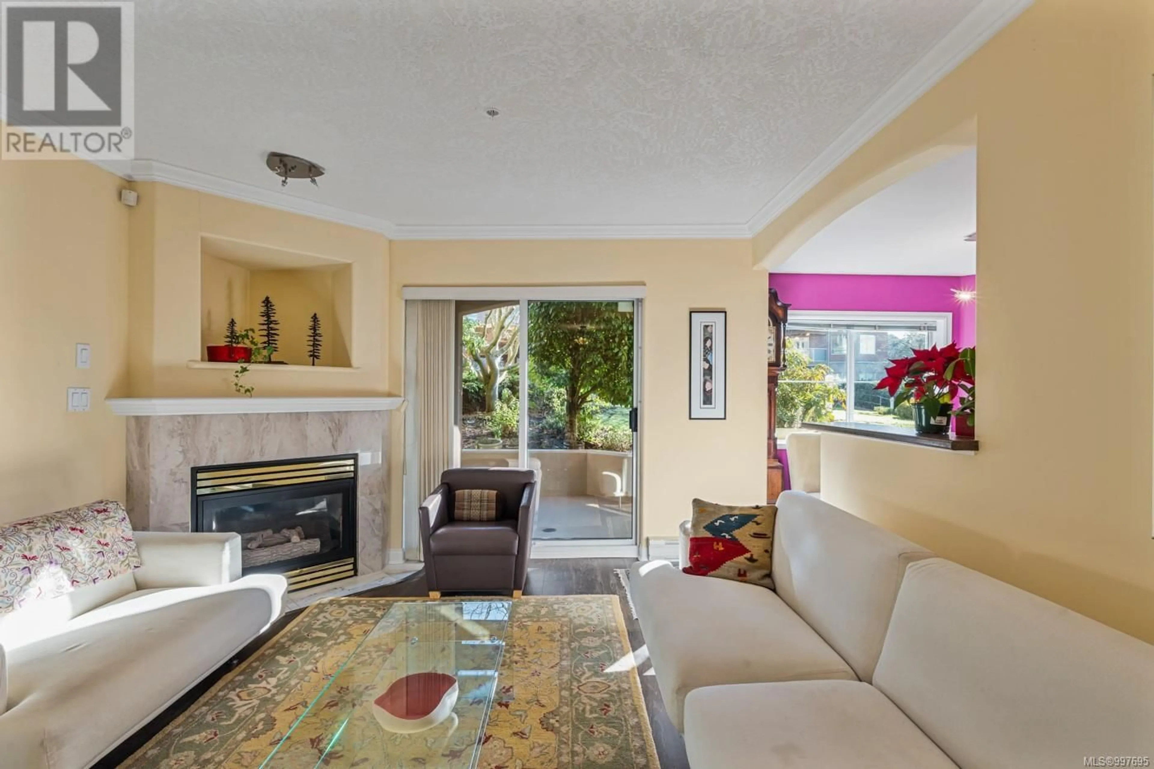 Living room with furniture, unknown for 116 - 405 QUEBEC STREET, Victoria British Columbia V8V4Z2