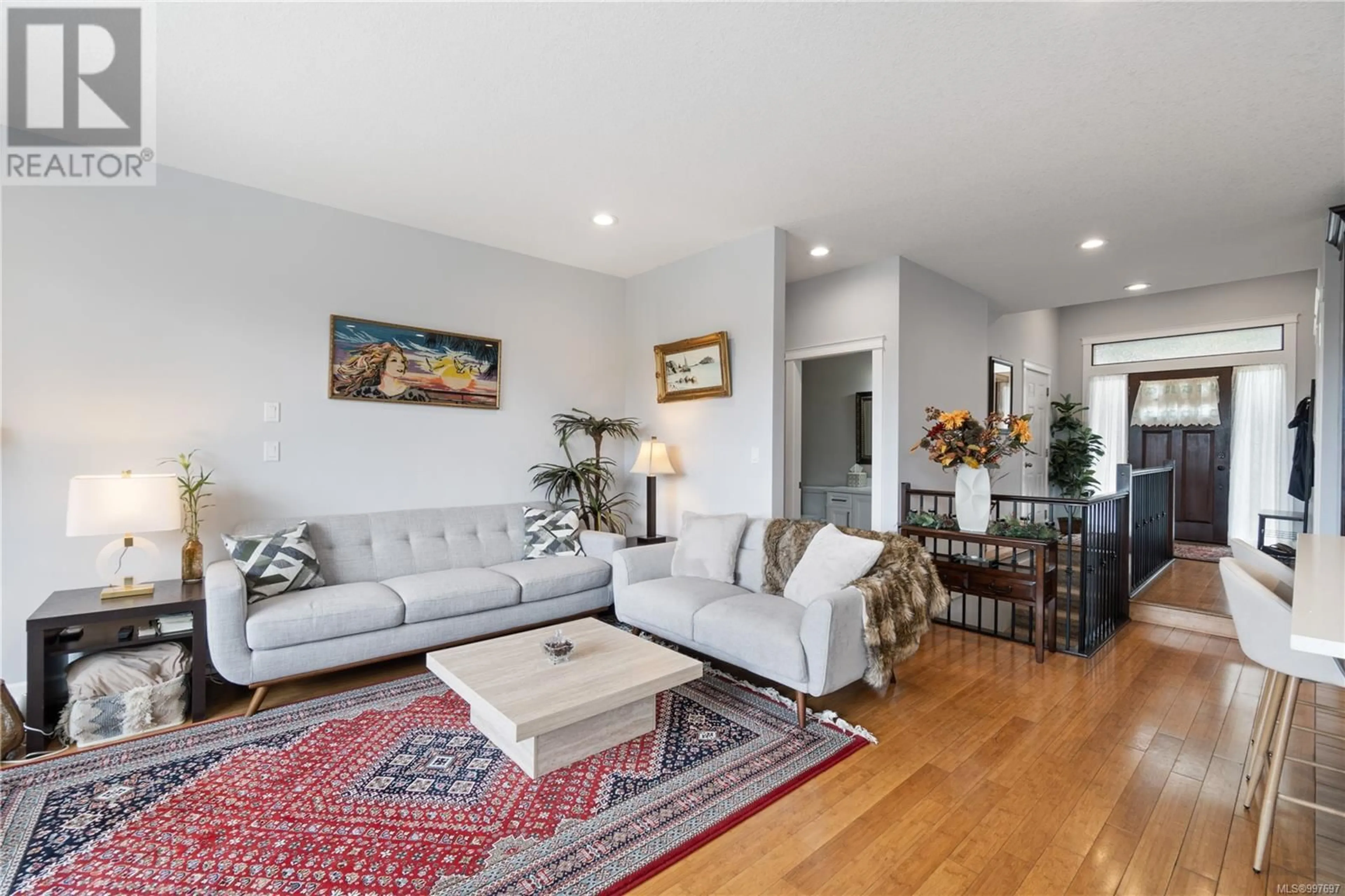 Living room with furniture, unknown for 4232 GULFVIEW DRIVE, Nanaimo British Columbia V9T6S7