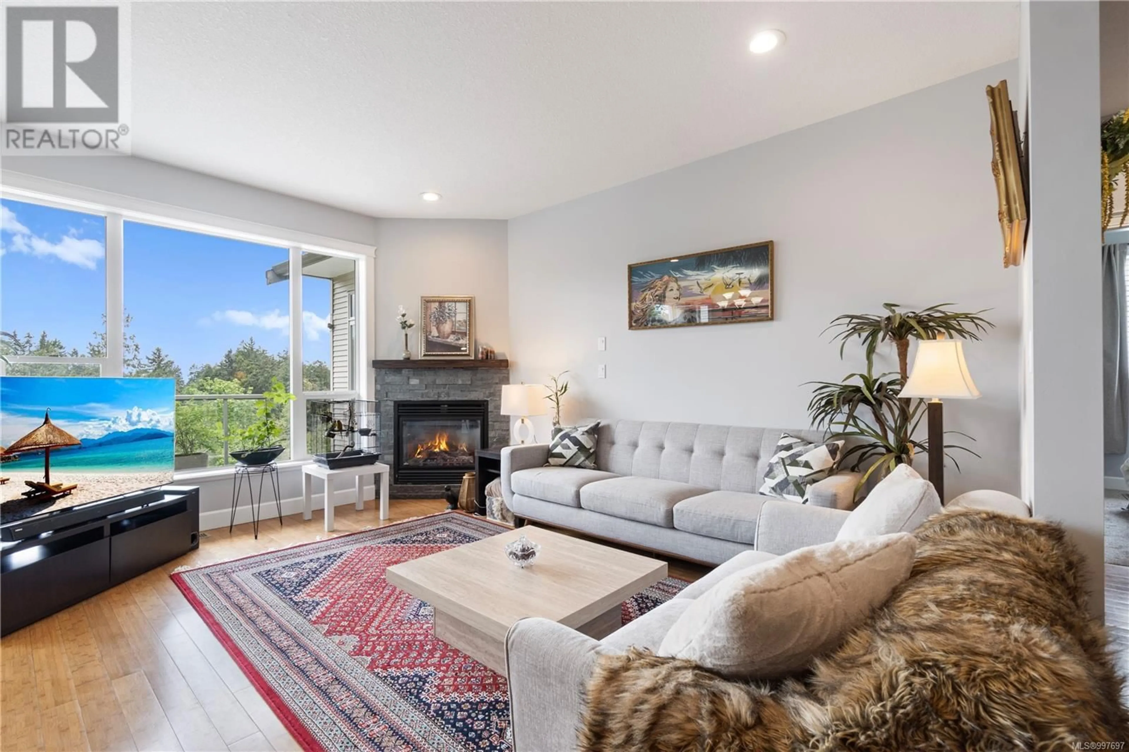 Living room with furniture, unknown for 4232 GULFVIEW DRIVE, Nanaimo British Columbia V9T6S7