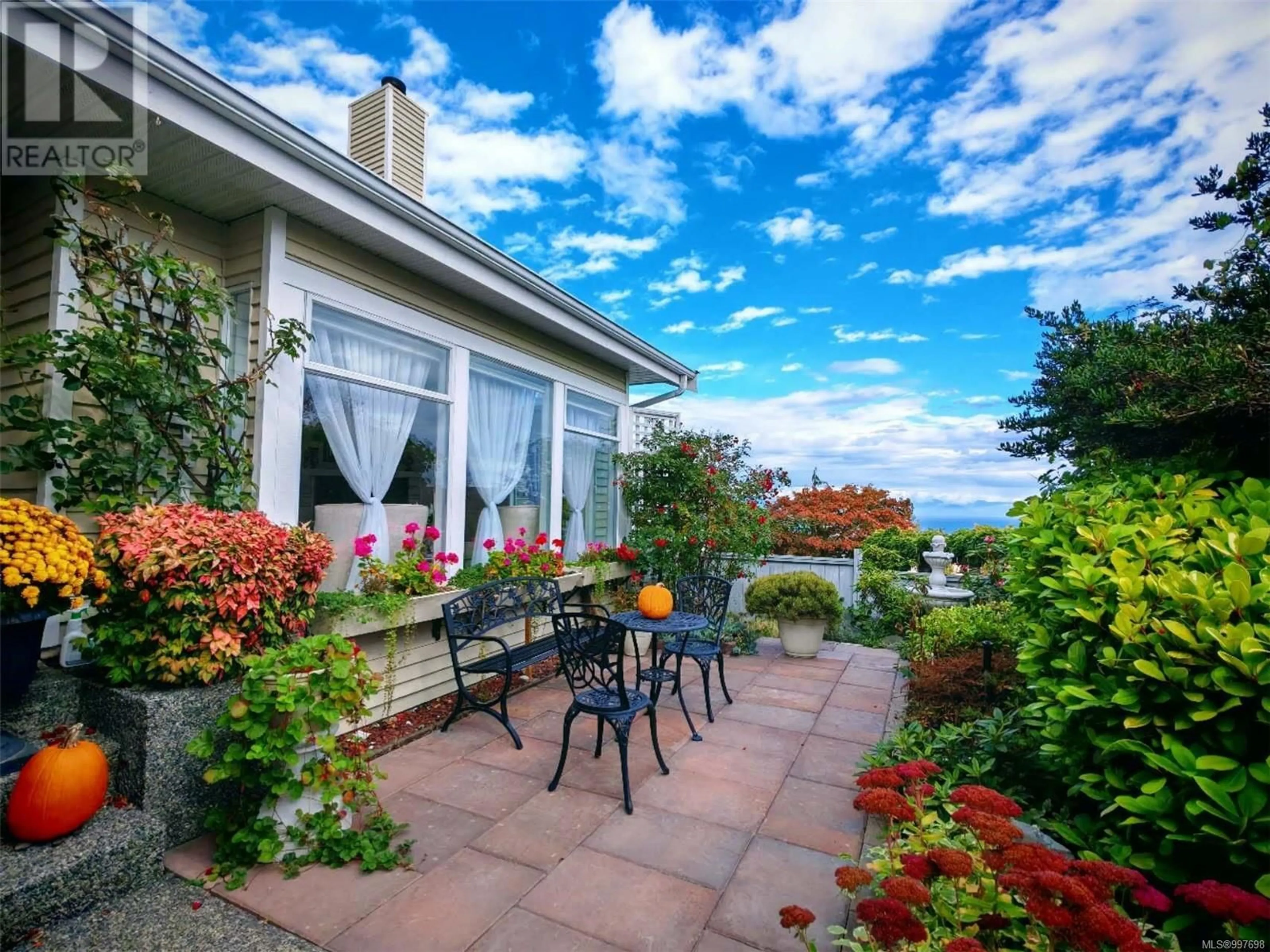 Patio, water/lake/river/ocean view for 3653 GLEN OAKS DRIVE, Nanaimo British Columbia V9T5L3