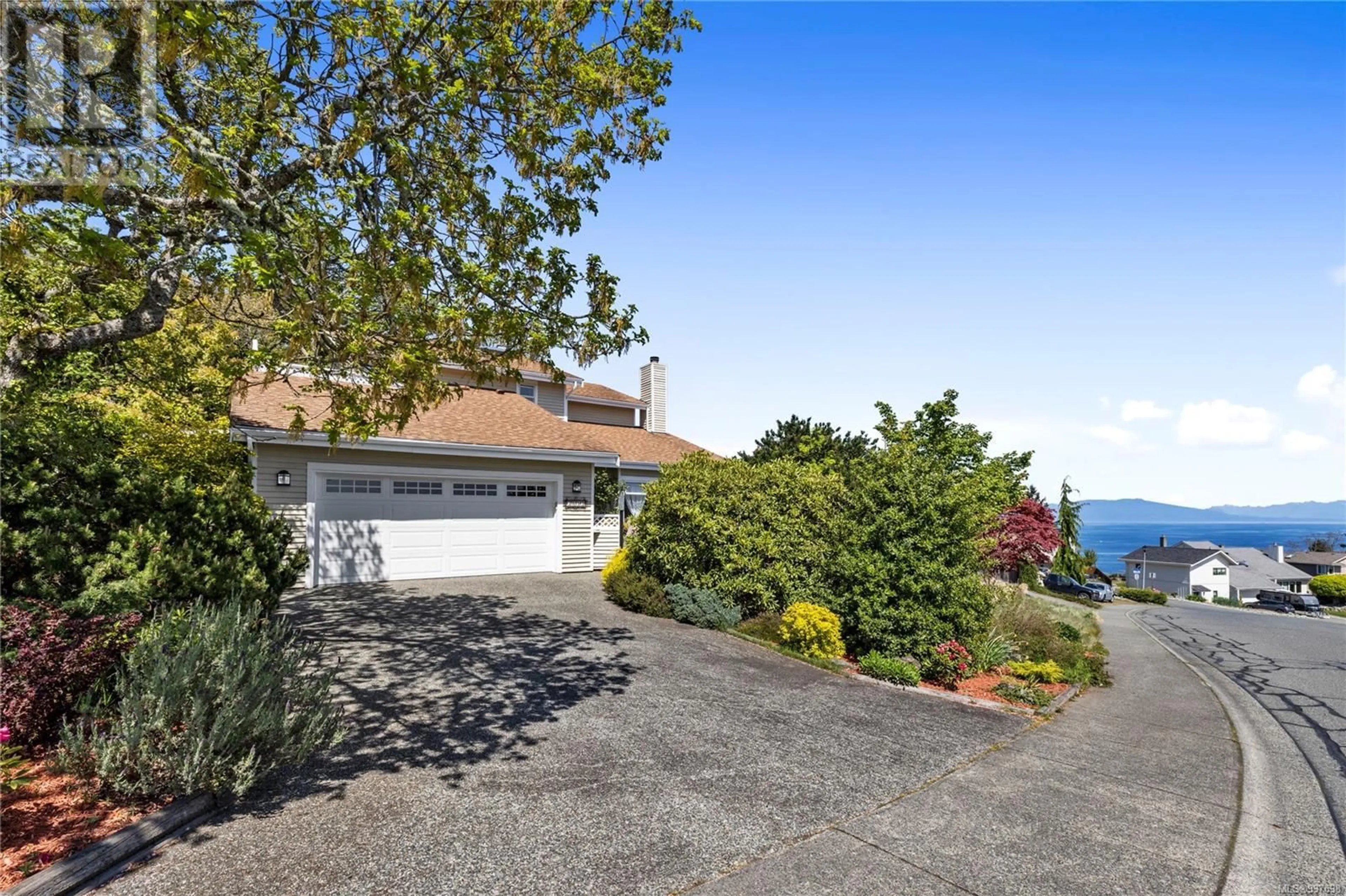A pic from outside/outdoor area/front of a property/back of a property/a pic from drone, water/lake/river/ocean view for 3653 GLEN OAKS DRIVE, Nanaimo British Columbia V9T5L3