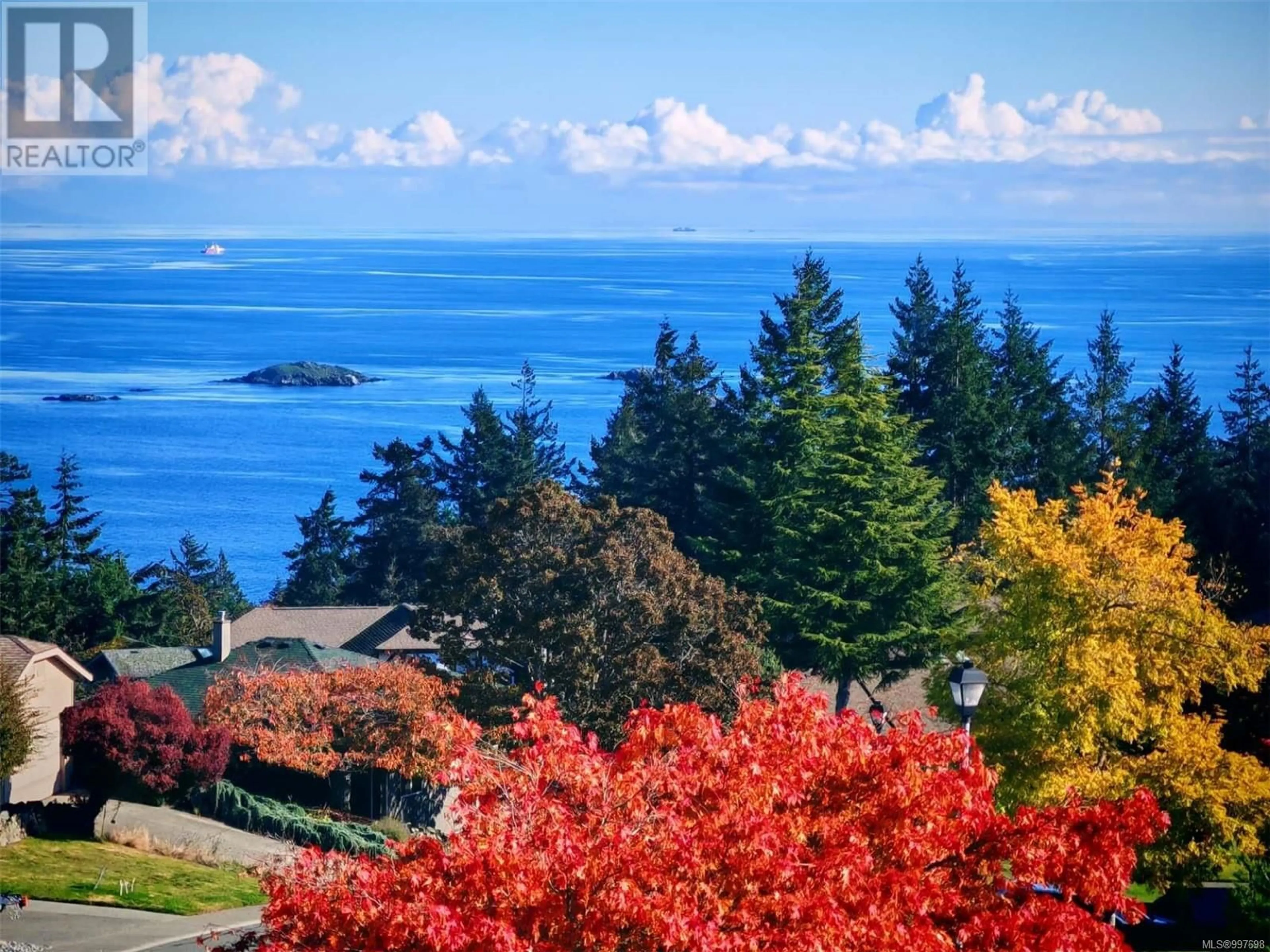 A pic from outside/outdoor area/front of a property/back of a property/a pic from drone, water/lake/river/ocean view for 3653 GLEN OAKS DRIVE, Nanaimo British Columbia V9T5L3