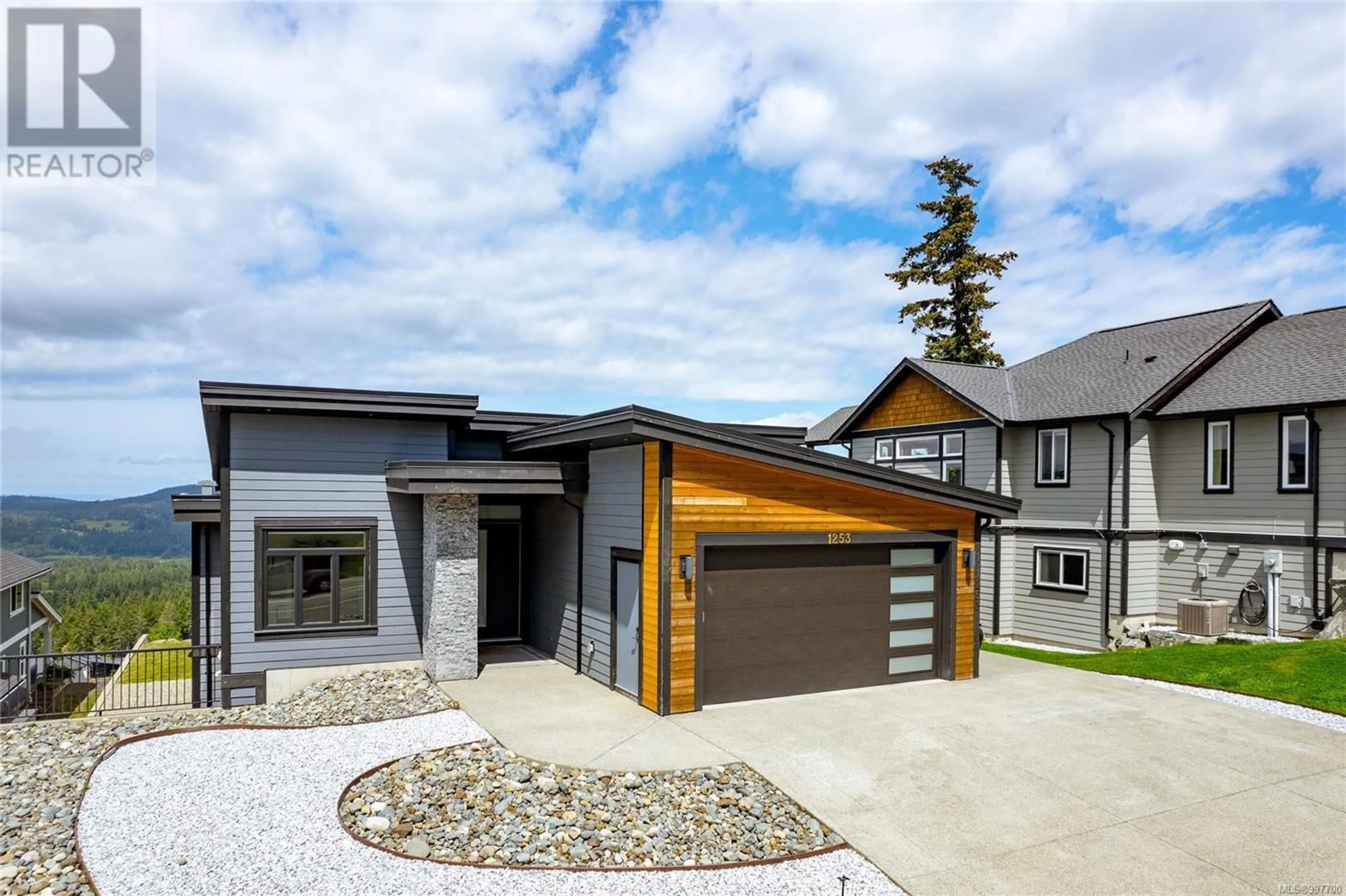 Home with brick exterior material, street for 1253 KINGSVIEW ROAD, Duncan British Columbia V9L0B3