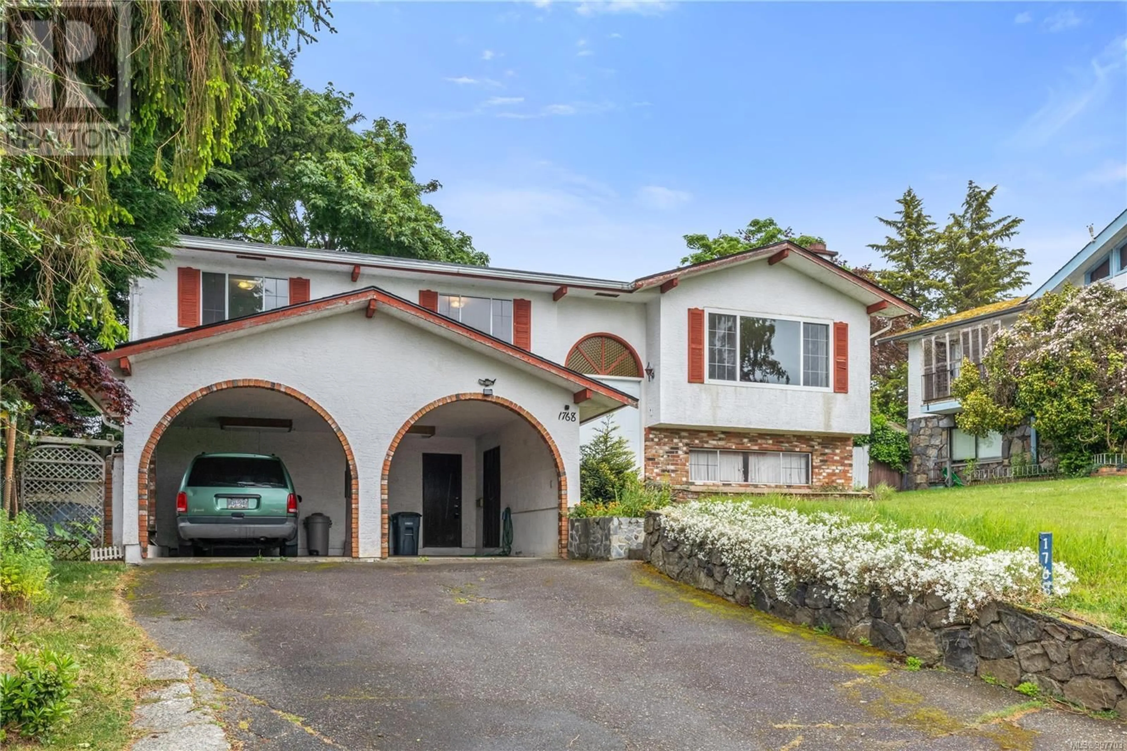Unknown for 1768 TRIEST CRESCENT, Saanich British Columbia V8N4W8