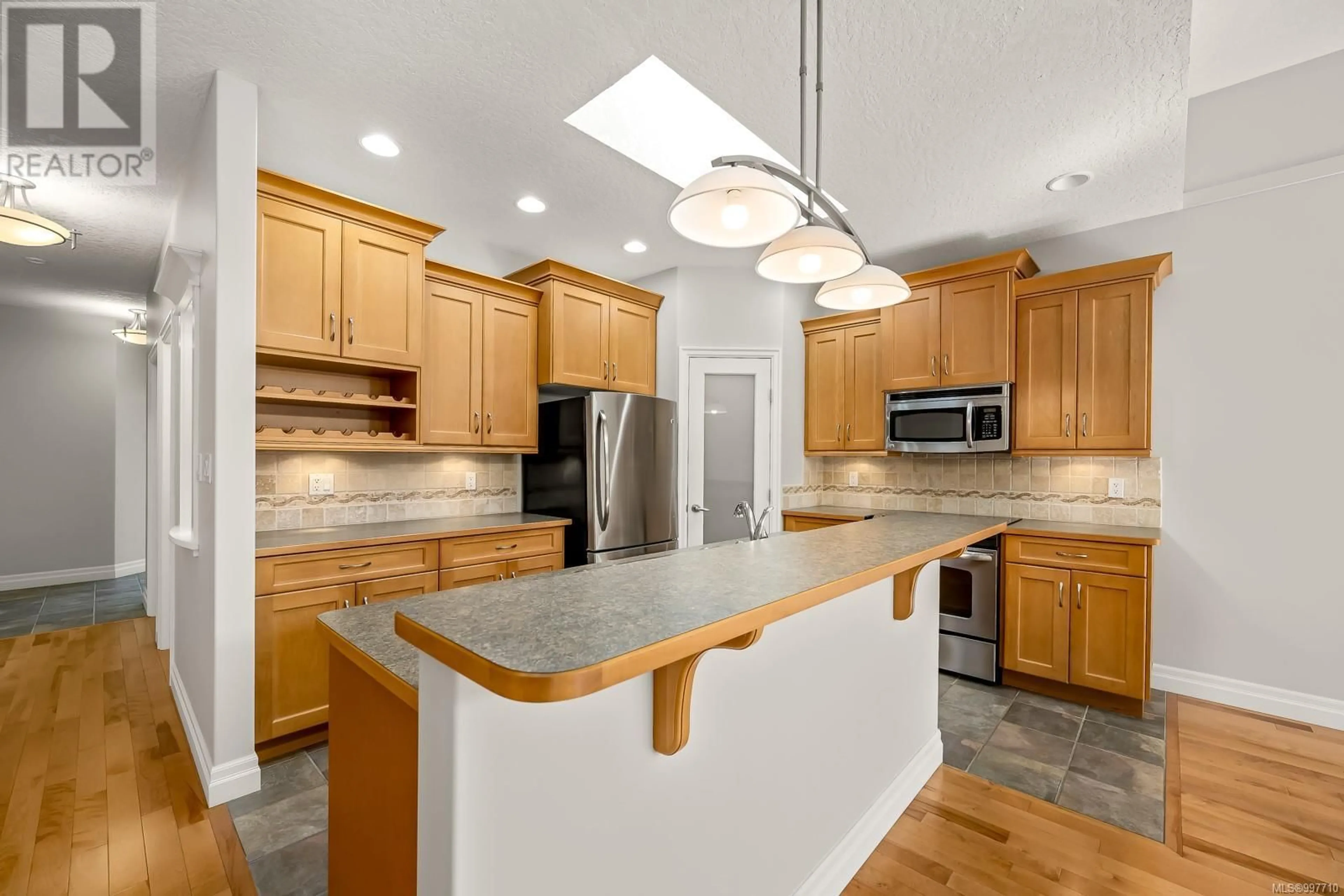 Open concept kitchen, ceramic/tile floor for 26 - 2300 MURRELET DRIVE, Comox British Columbia V9M4J2