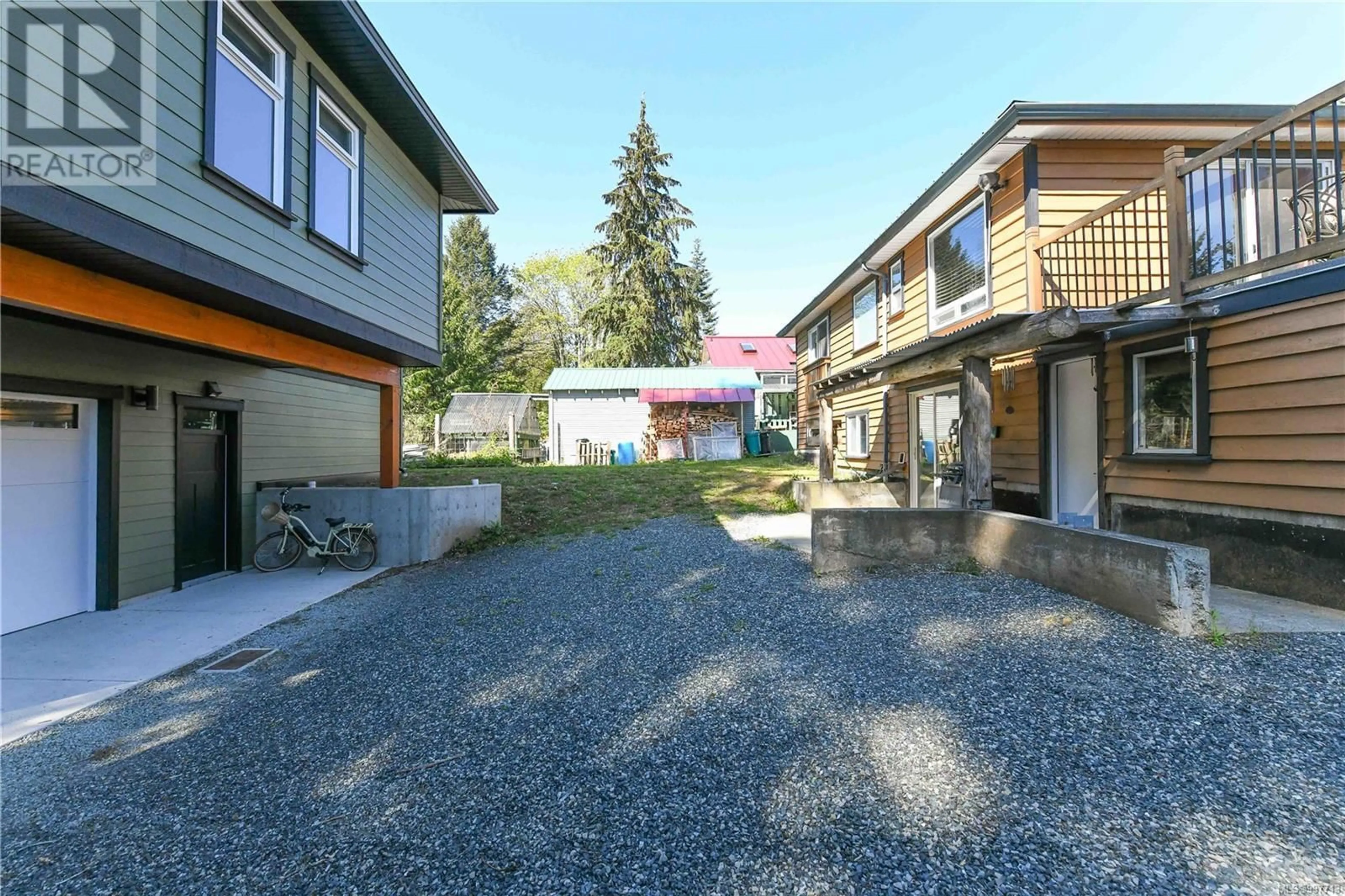 Patio, unknown for A&B - 2589 DUNSMUIR AVENUE, Cumberland British Columbia V0R1S0