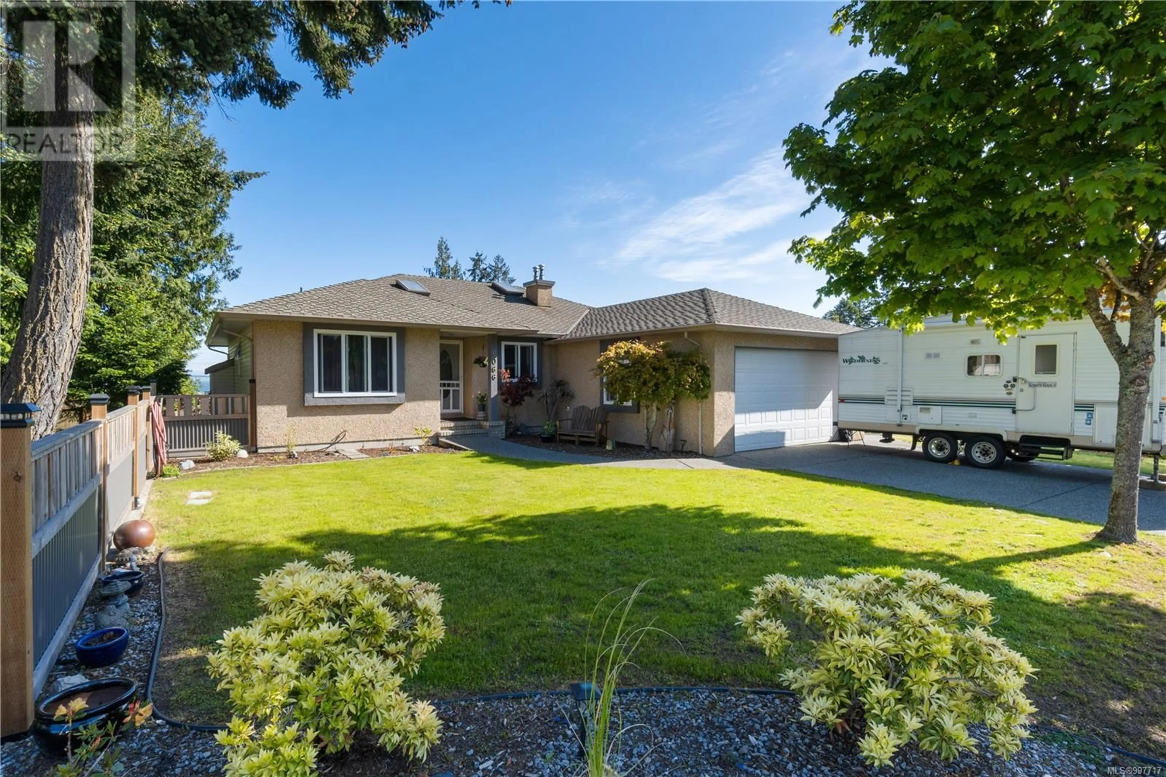 Home with vinyl exterior material, street for 6066 CLARENCE WAY, Nanaimo British Columbia V9V1R7