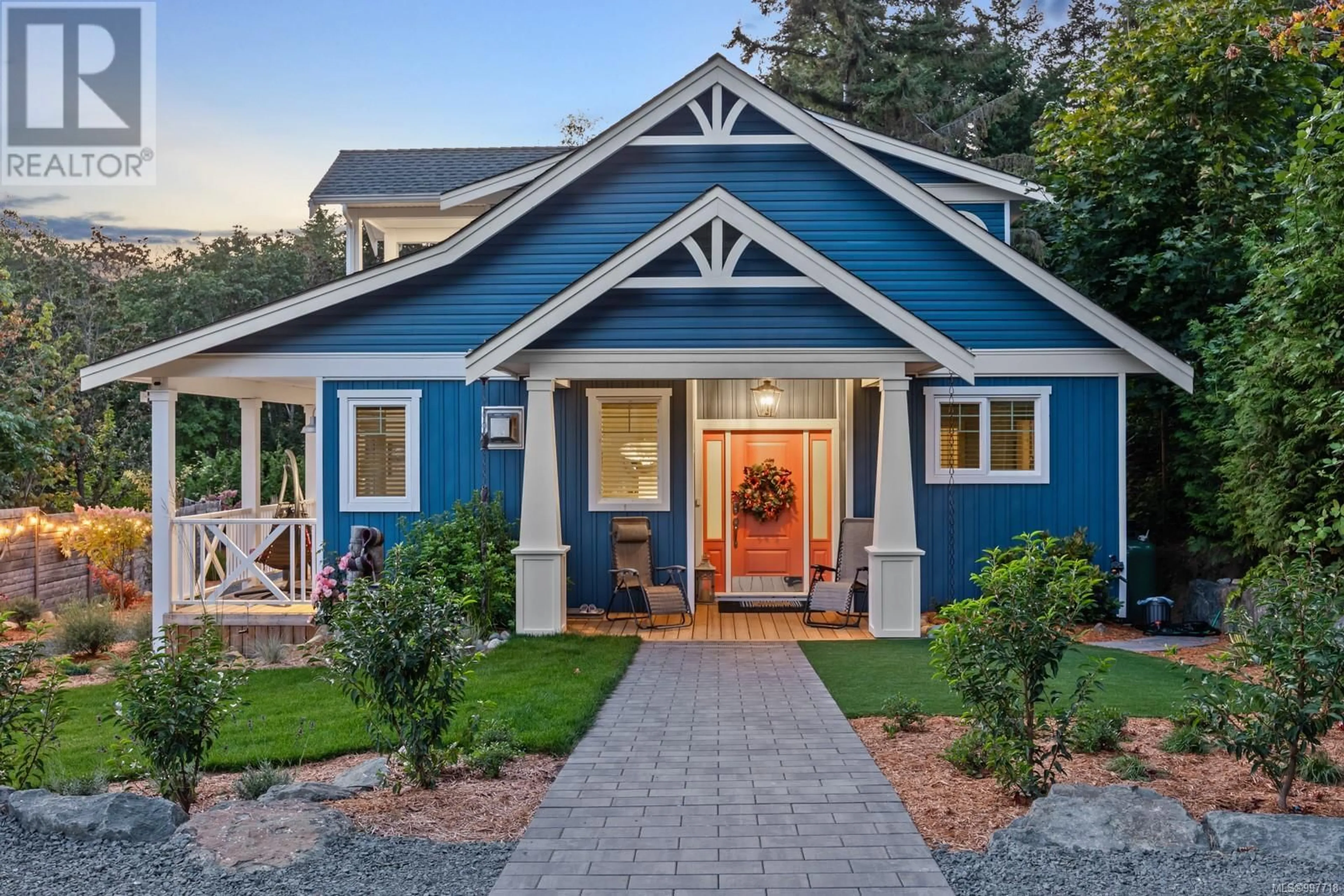 Home with vinyl exterior material, street for 7863 TOZER ROAD, Fanny Bay British Columbia V0R1W0