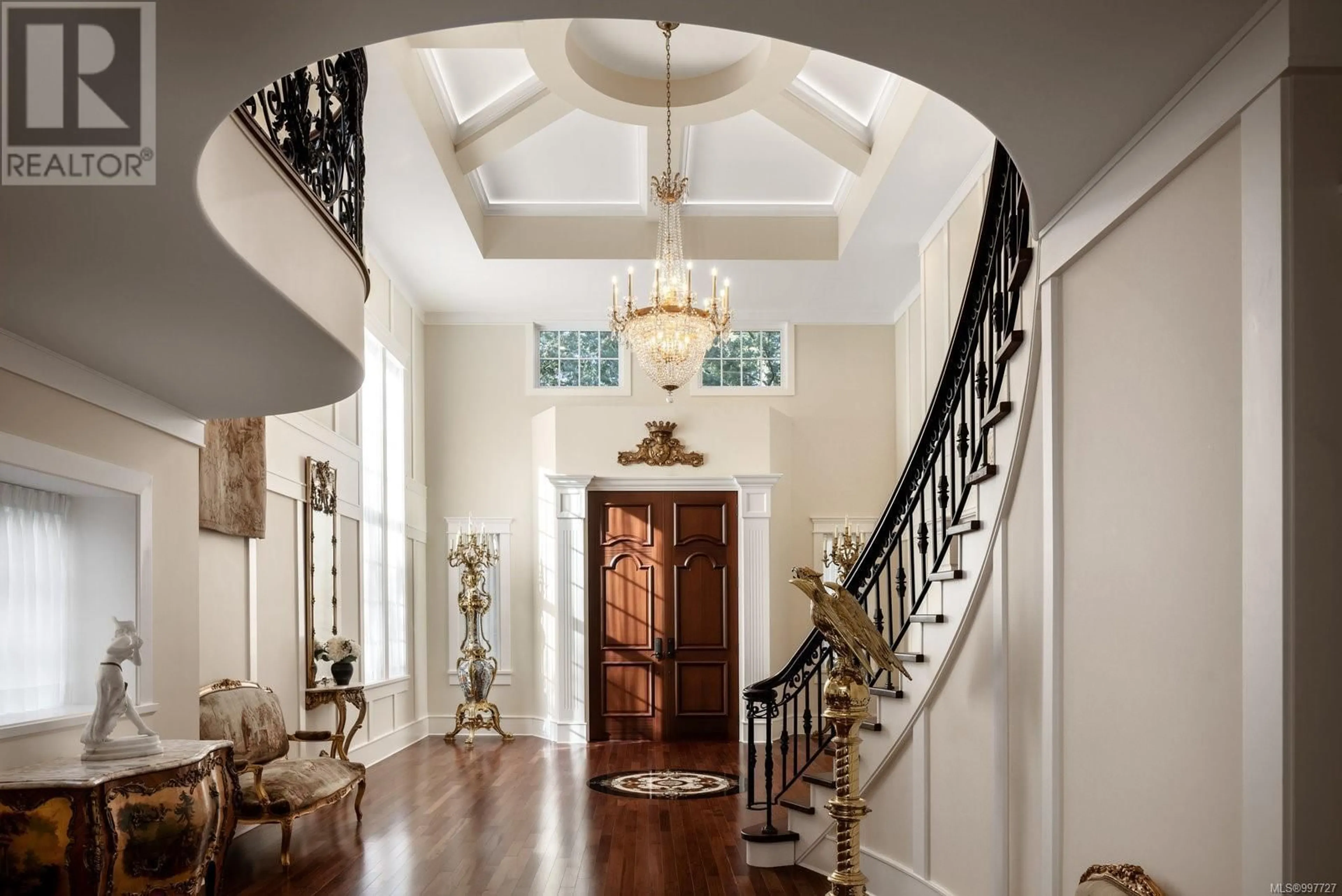Indoor entryway for 1708 WOODSEND DRIVE, Saanich British Columbia V9E1H7