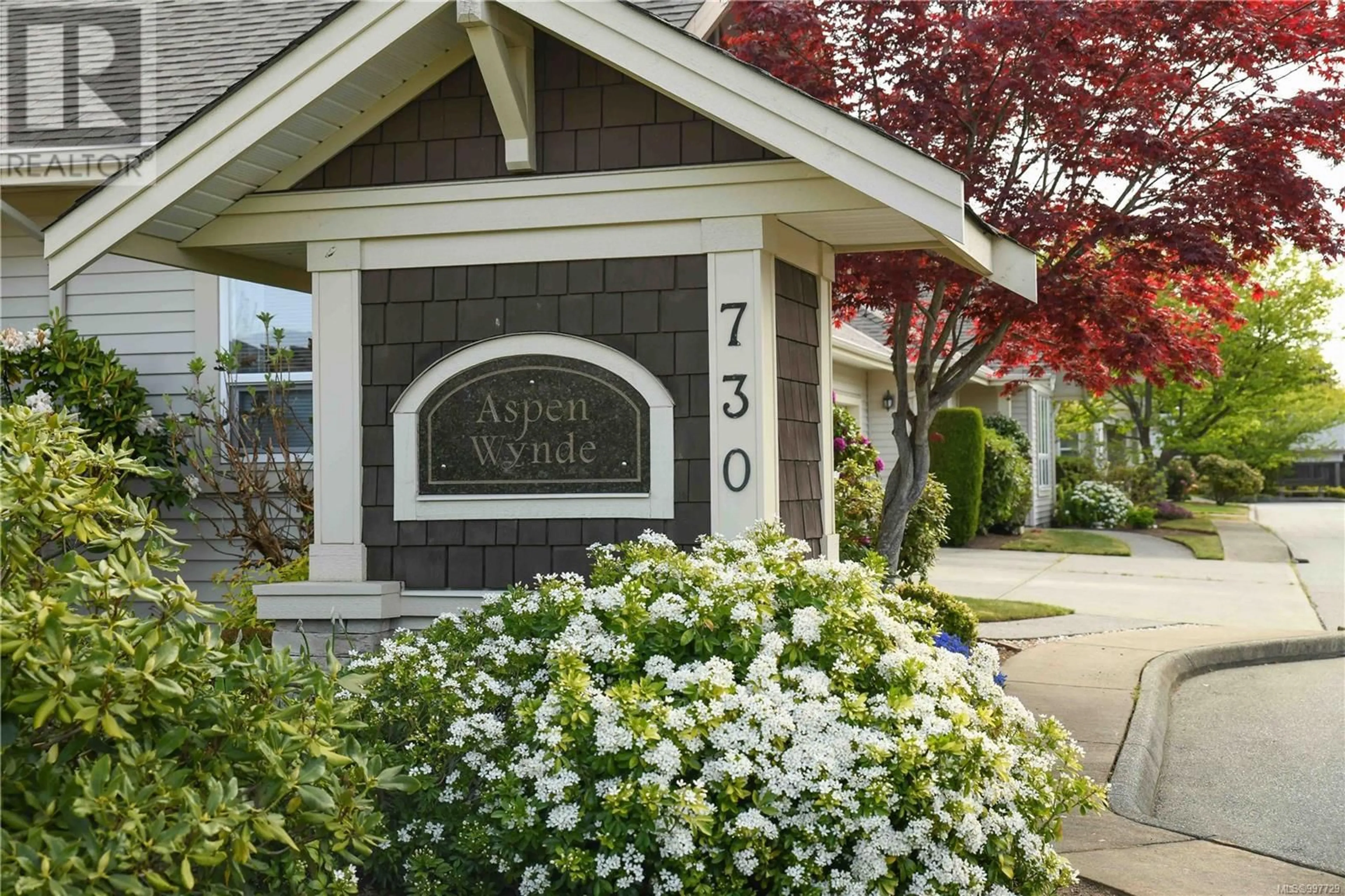 Indoor foyer for 25 - 730 ASPEN ROAD, Comox British Columbia V9M0A4