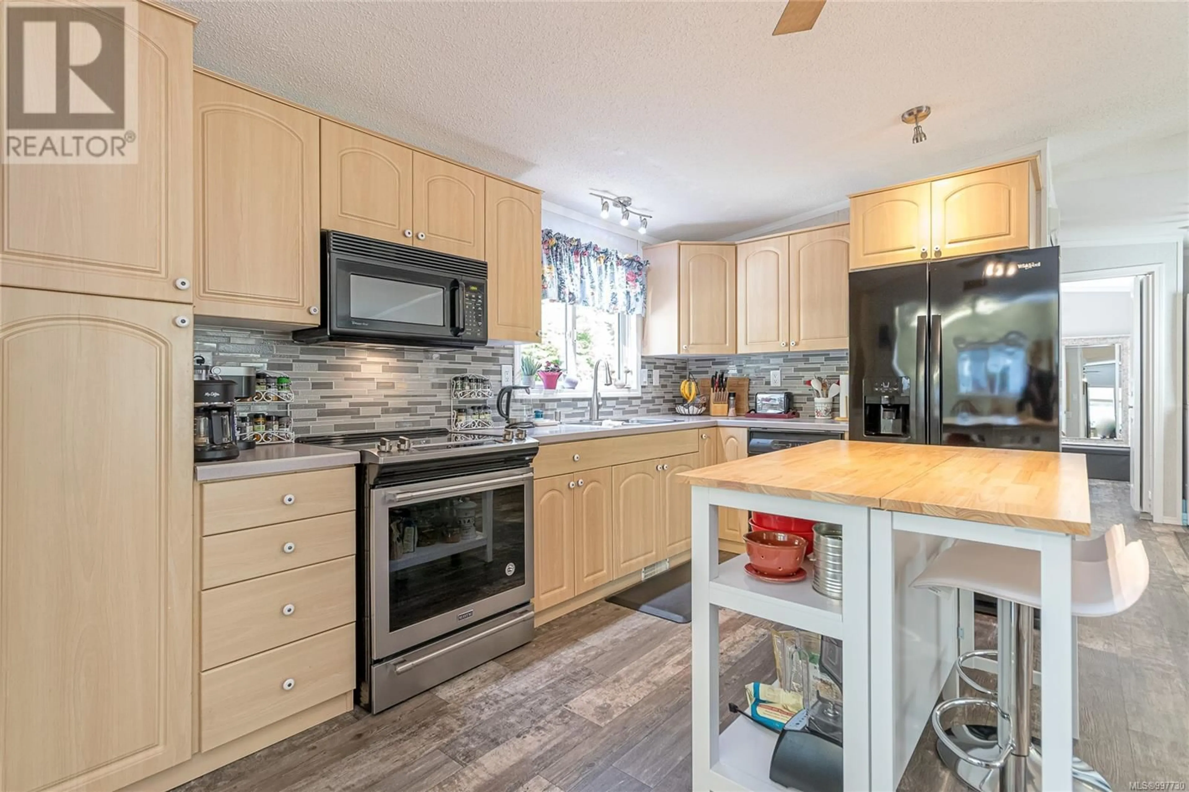 Open concept kitchen, unknown for 78 - 25 MAKI ROAD, Nanaimo British Columbia V9R6W3