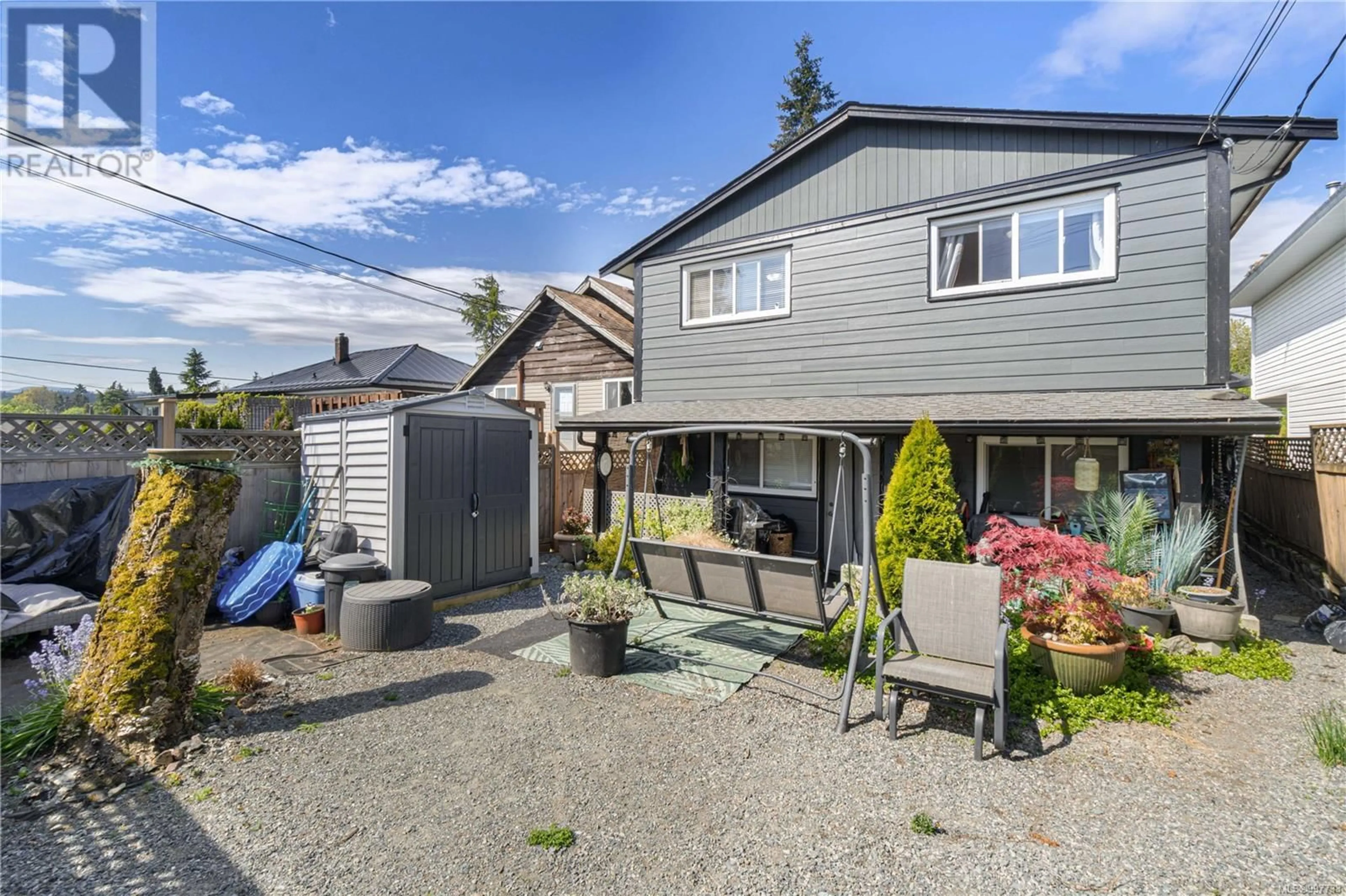 A pic from outside/outdoor area/front of a property/back of a property/a pic from drone, street for 89 PRINCESS STREET, Nanaimo British Columbia V9R4M4