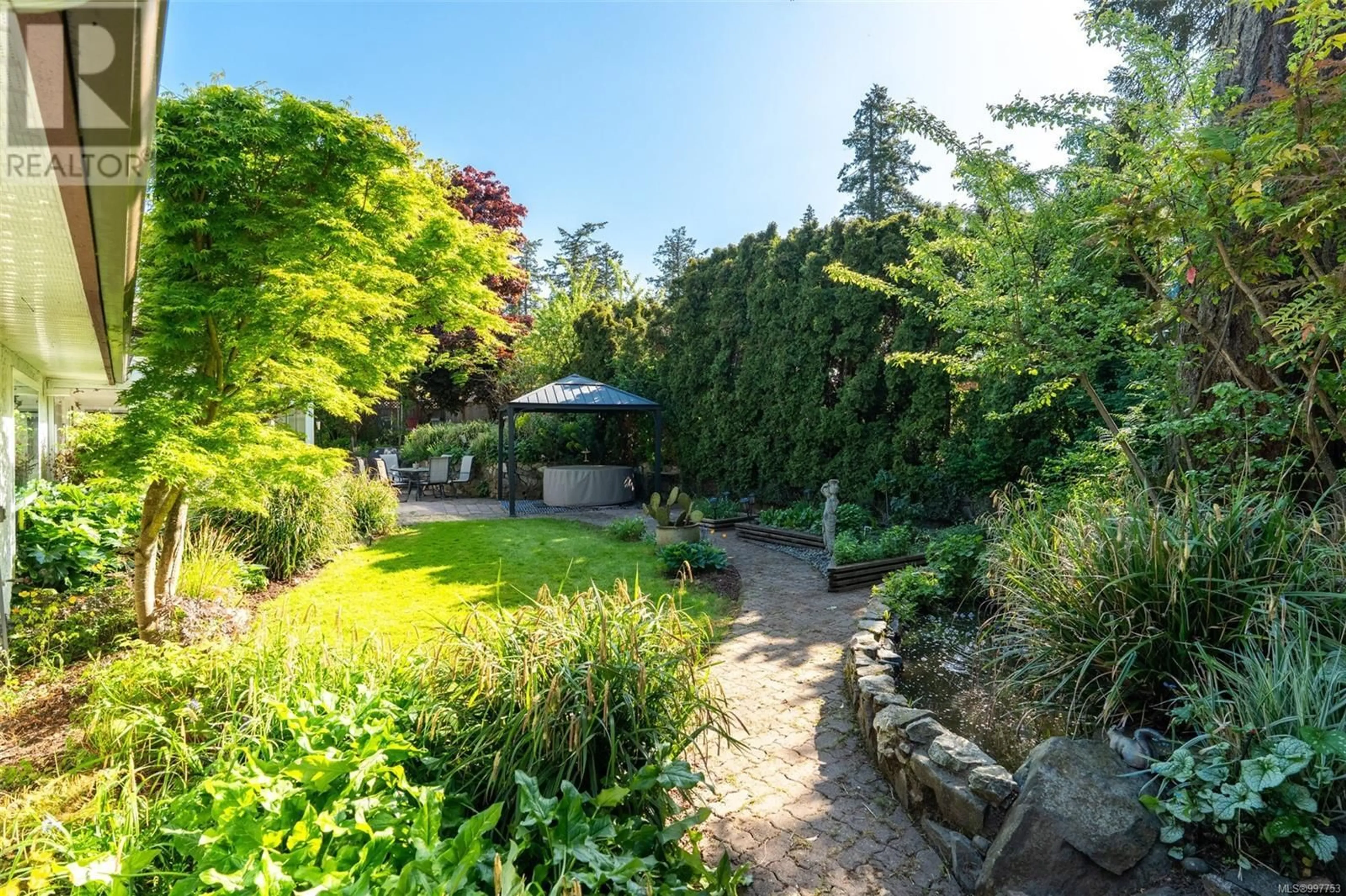Patio, unknown for 1373 TREEBANK ROAD WEST, Esquimalt British Columbia V9A6Y7