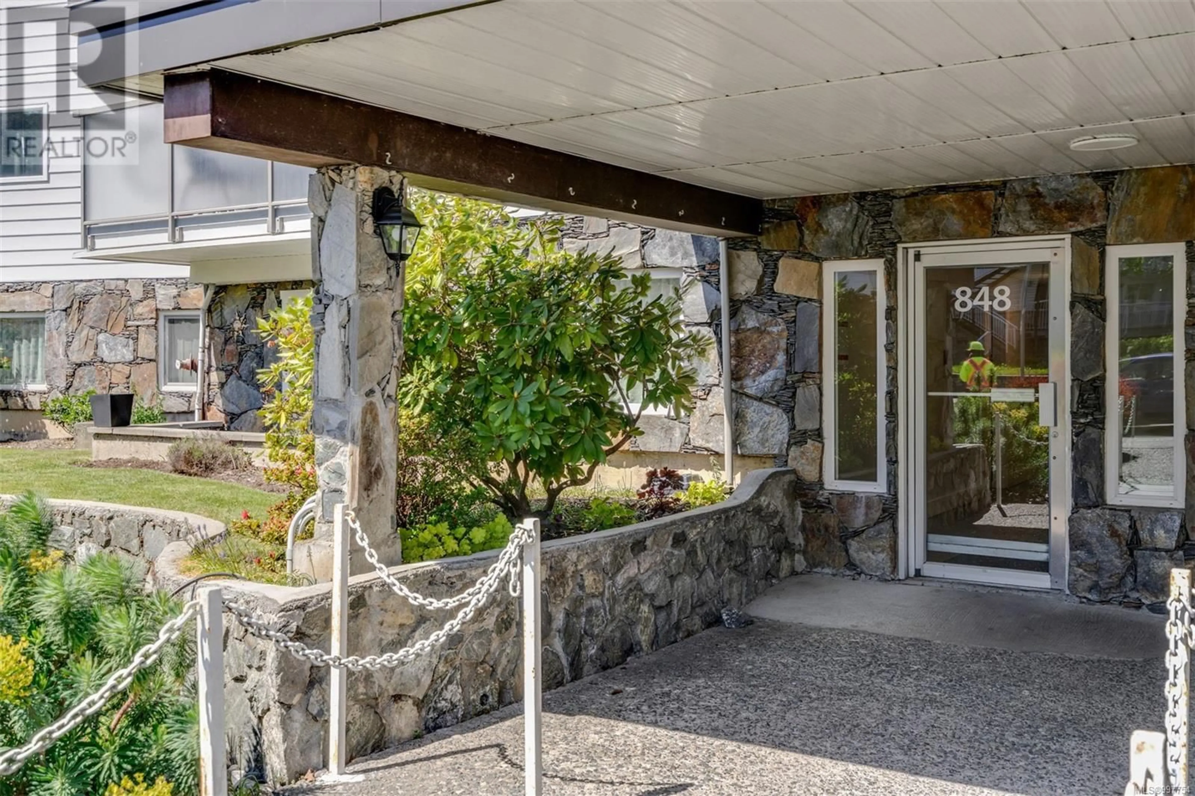 Unknown for 208 - 848 ESQUIMALT ROAD, Esquimalt British Columbia V9A6W9
