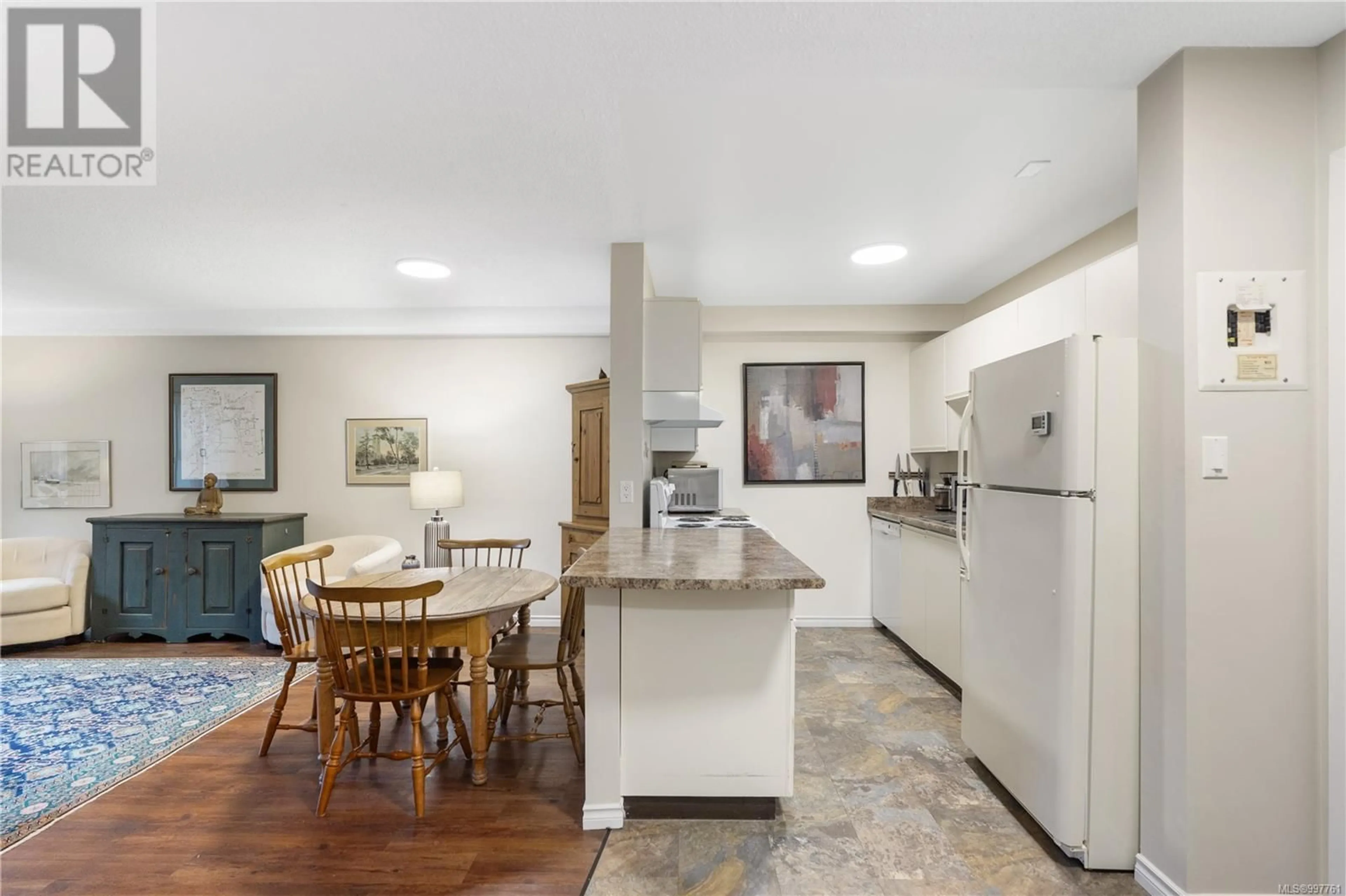 Open concept kitchen, ceramic/tile floor for 115 - 10110 FIFTH STREET, Sidney British Columbia V8L2X9