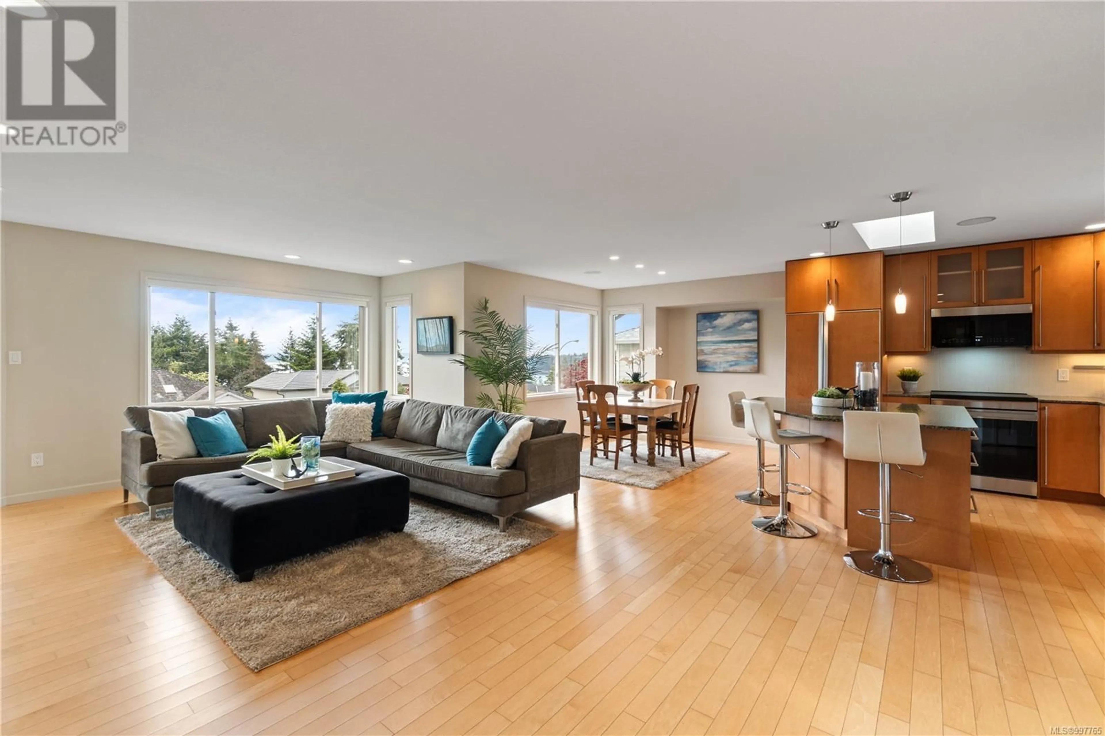 Living room with furniture, unknown for 3298 SHEARWATER DRIVE, Nanaimo British Columbia V9T6A1