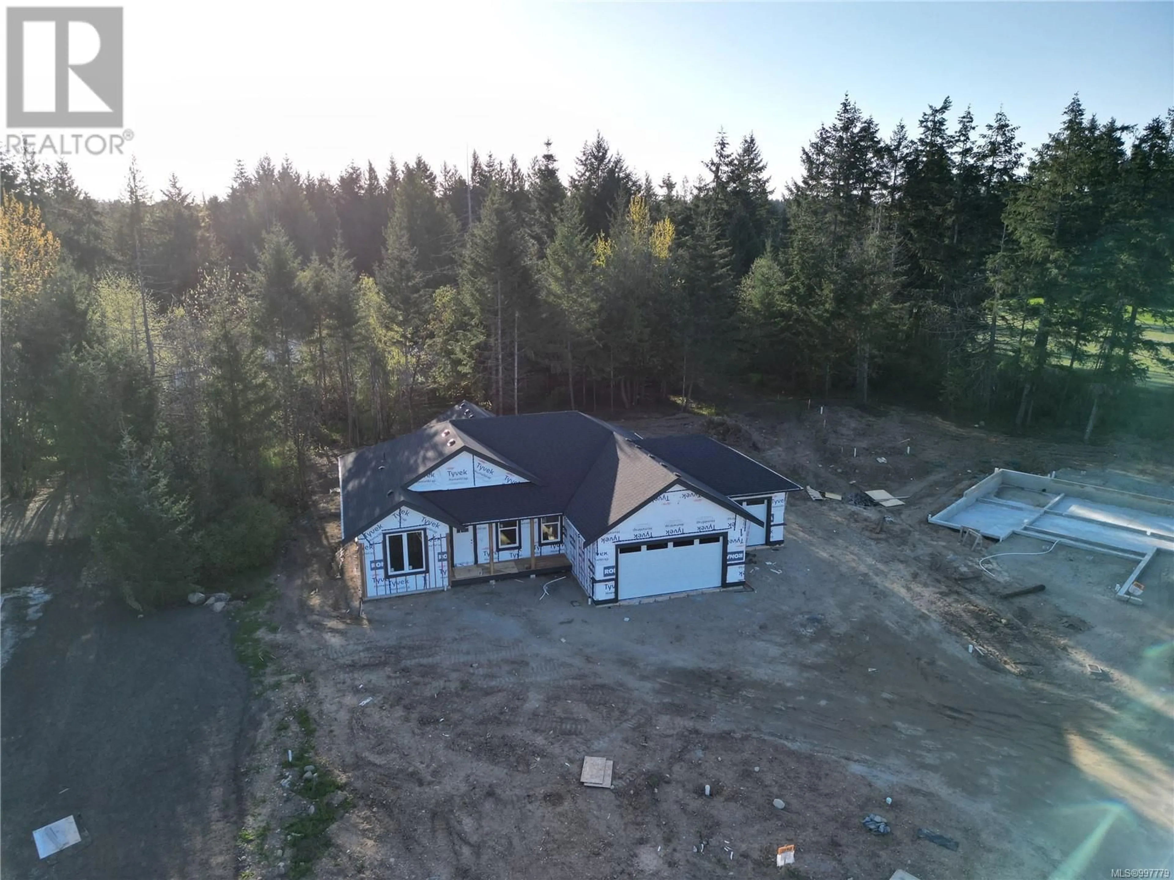 A pic from outside/outdoor area/front of a property/back of a property/a pic from drone, building for 1940 WOOBANK ROAD, Nanaimo British Columbia V9X1G9