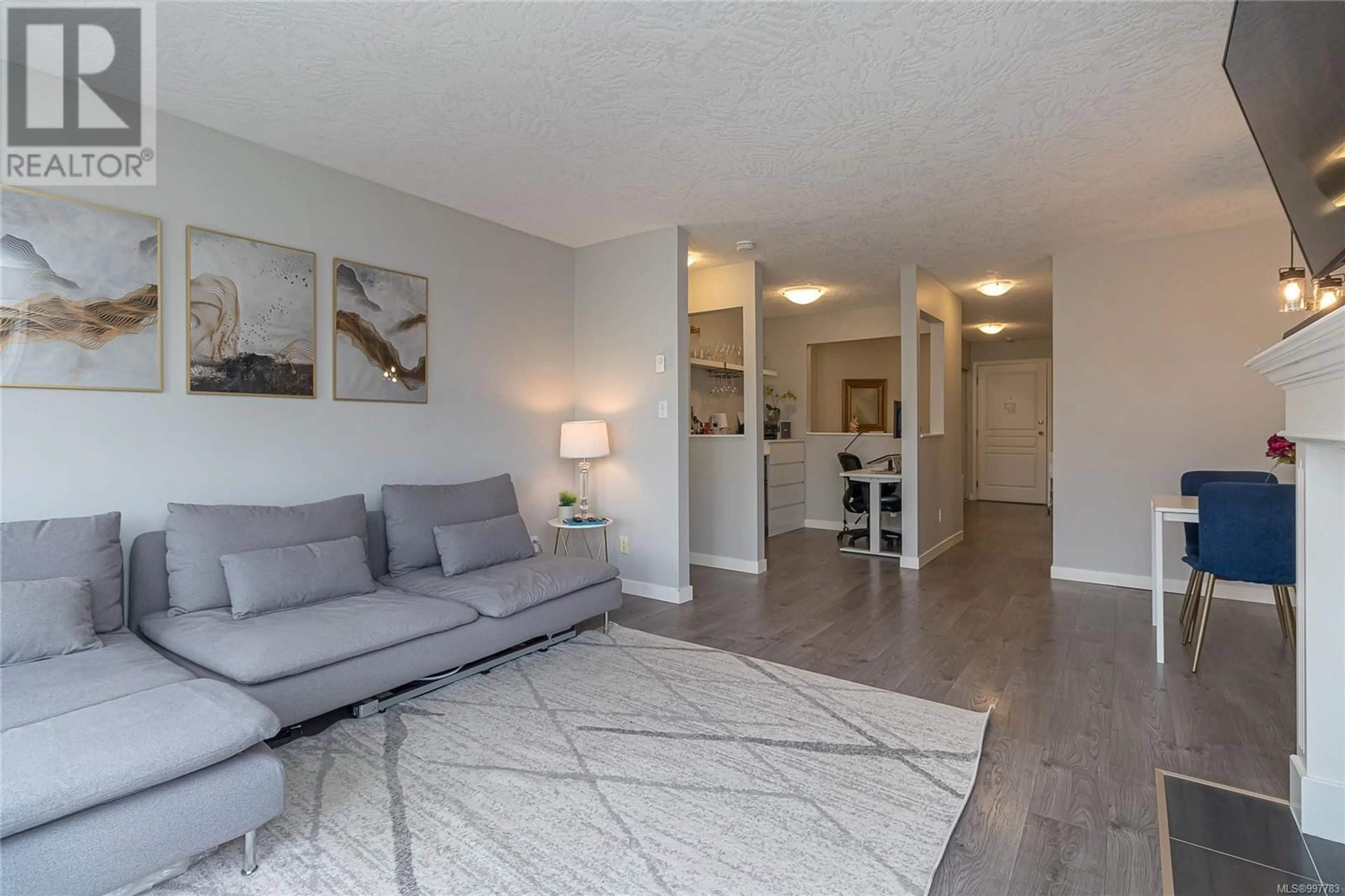 Living room with furniture, unknown for 411 - 894 VERNON AVENUE, Saanich British Columbia V8X2W6