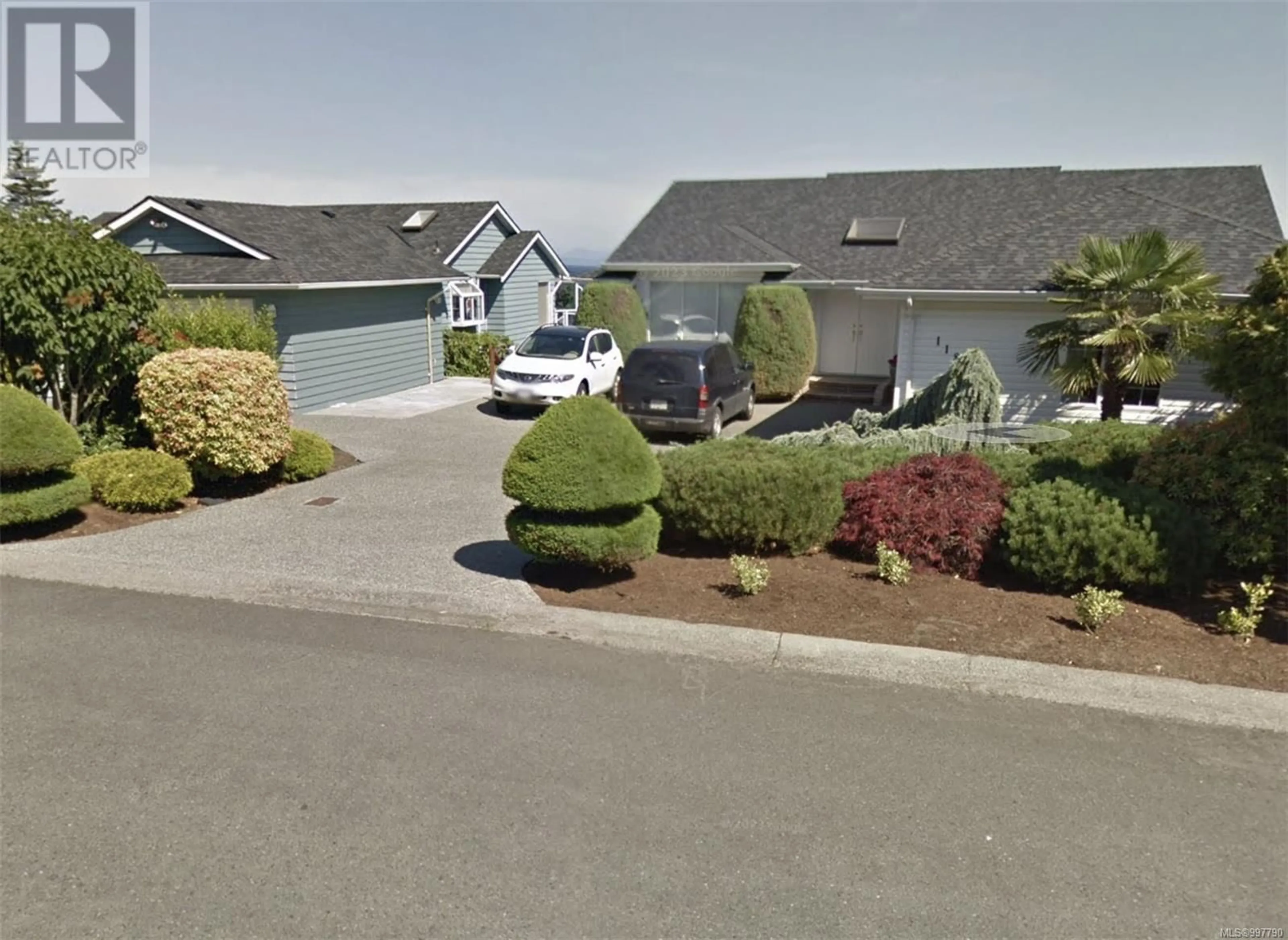 A pic from outside/outdoor area/front of a property/back of a property/a pic from drone, street for 118 SANDPIPER PLACE, Nanaimo British Columbia V9V1H5