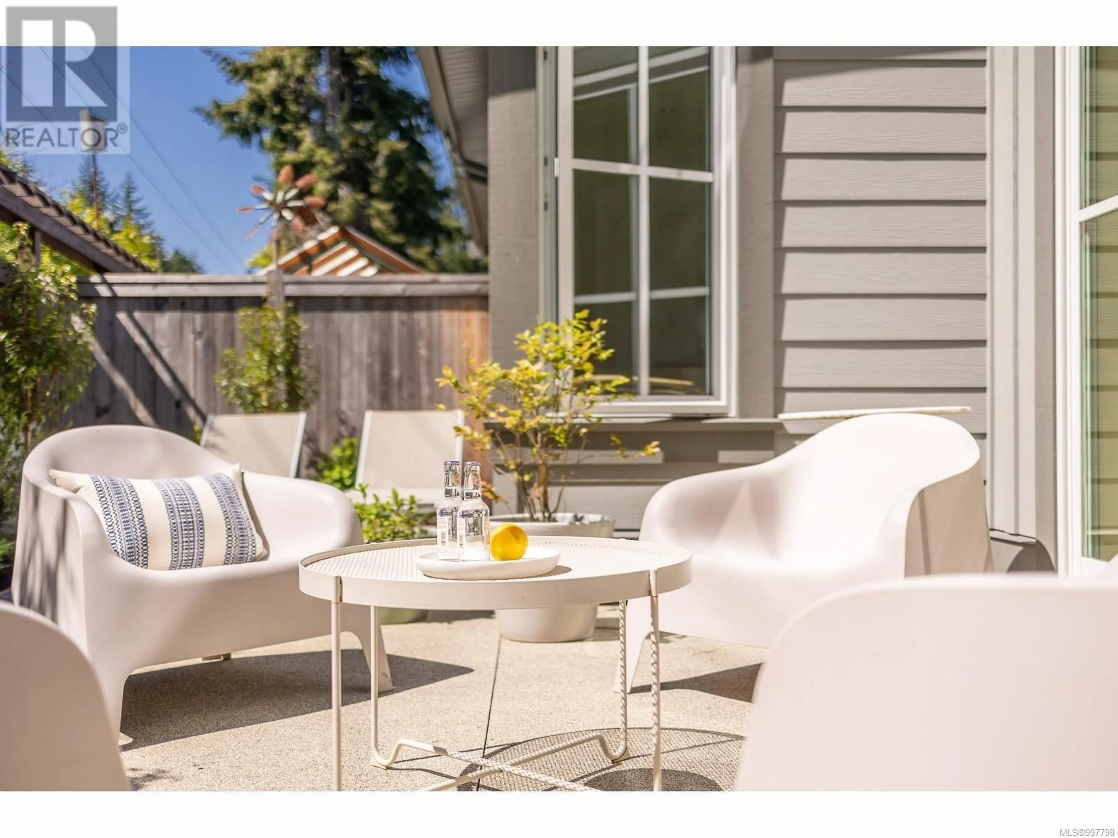 Patio, street for 480 TIMBERLANE PLACE, Qualicum Beach British Columbia V9K1B9