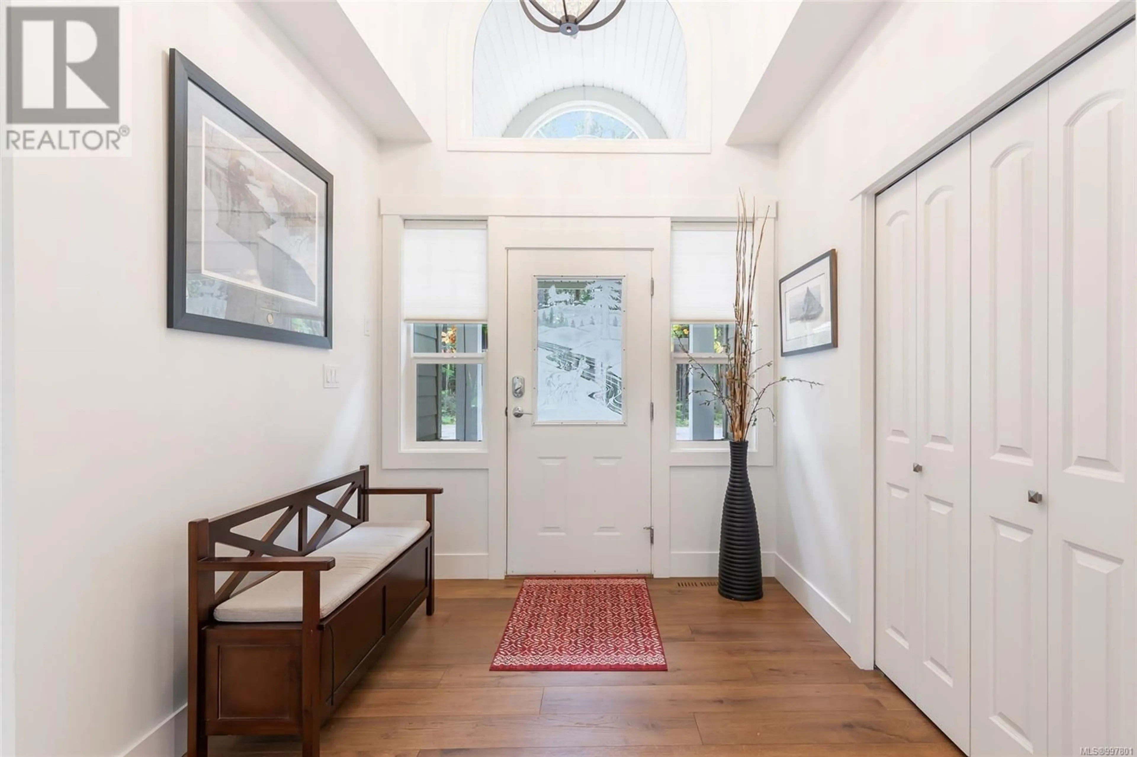 Indoor entryway for 900 RIVERS EDGE DRIVE, Nanoose Bay British Columbia V9P9L6