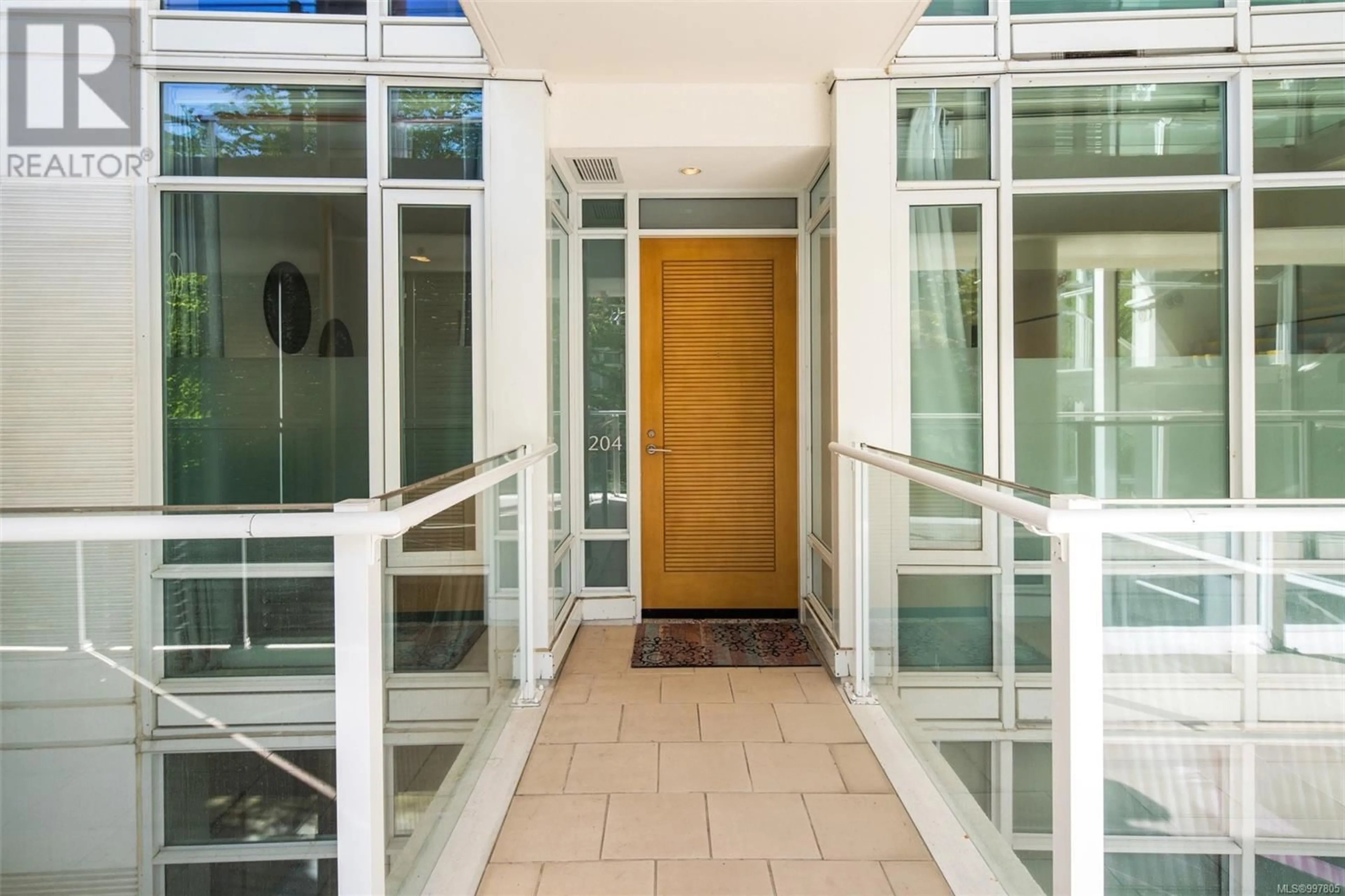 Indoor foyer for 204 - 68 SONGHEES ROAD, Victoria British Columbia V9A0A3