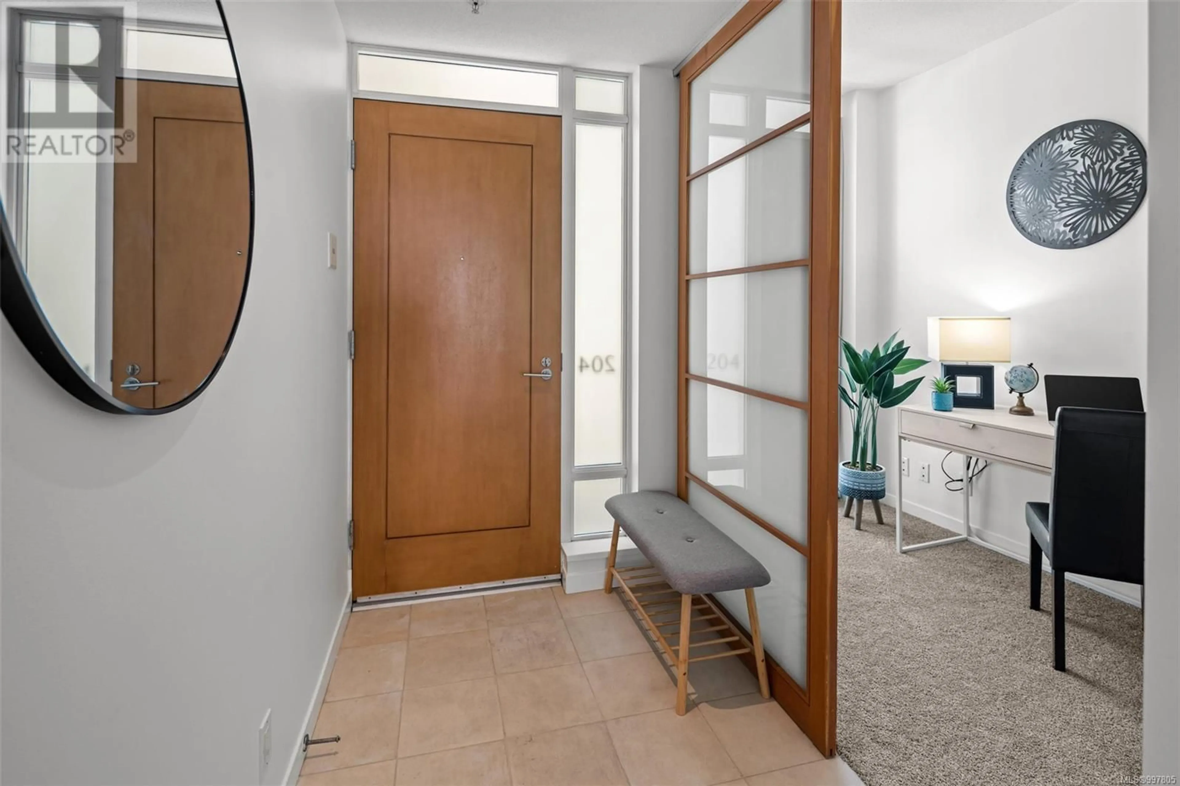 Indoor entryway for 204 - 68 SONGHEES ROAD, Victoria British Columbia V9A0A3