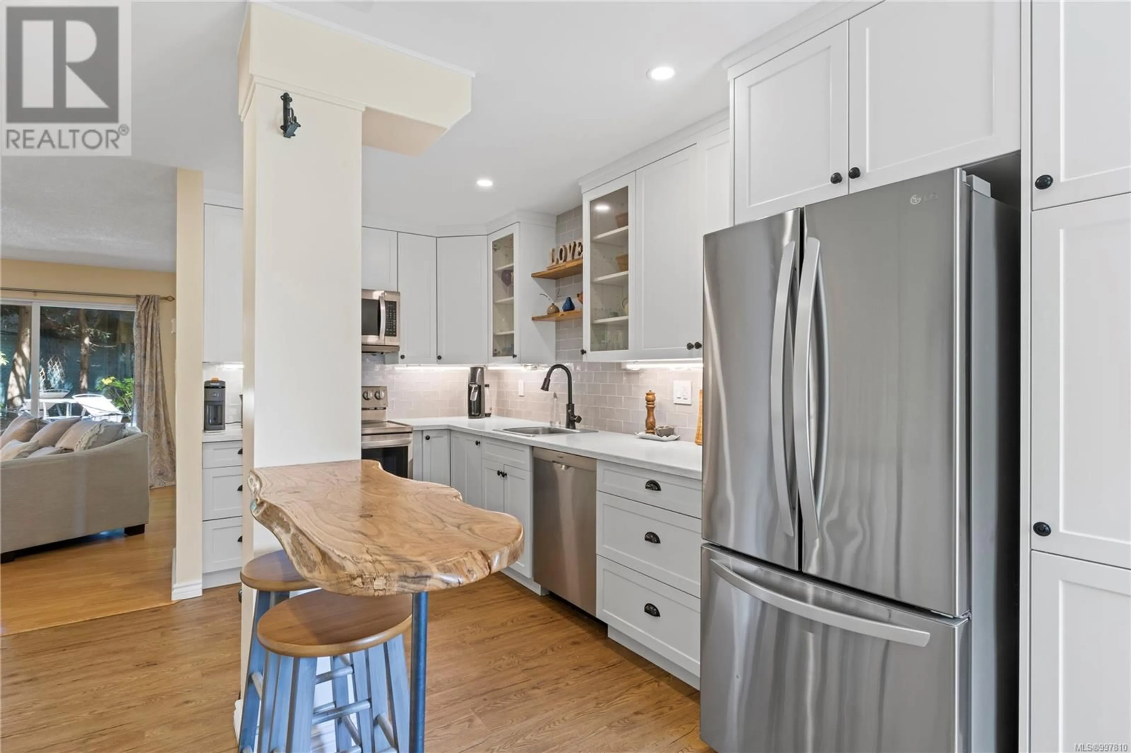 Open concept kitchen, unknown for 8 - 444 BRUCE AVENUE, Nanaimo British Columbia V9R5W5