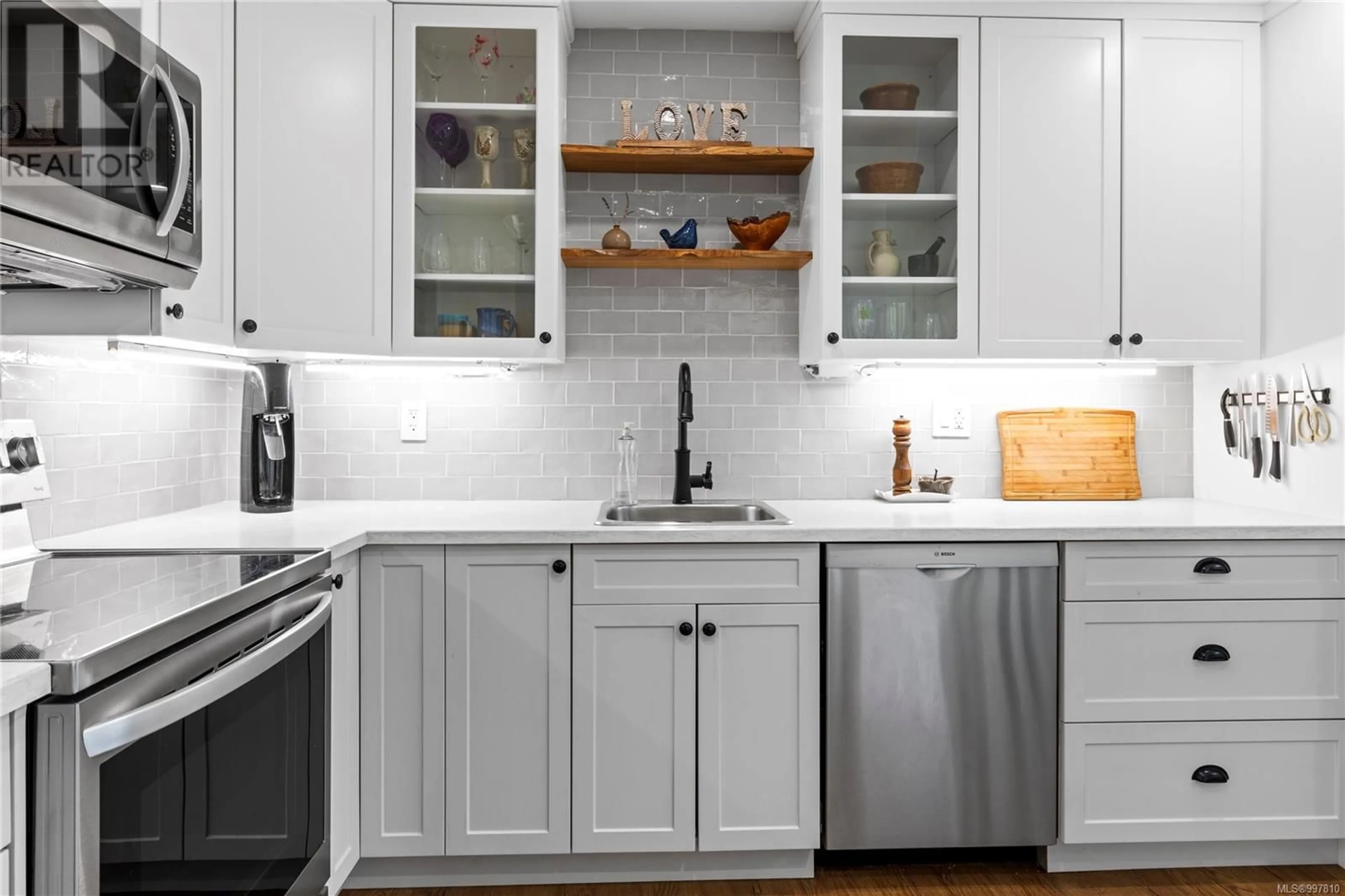 Contemporary kitchen, ceramic/tile floor for 8 - 444 BRUCE AVENUE, Nanaimo British Columbia V9R5W5