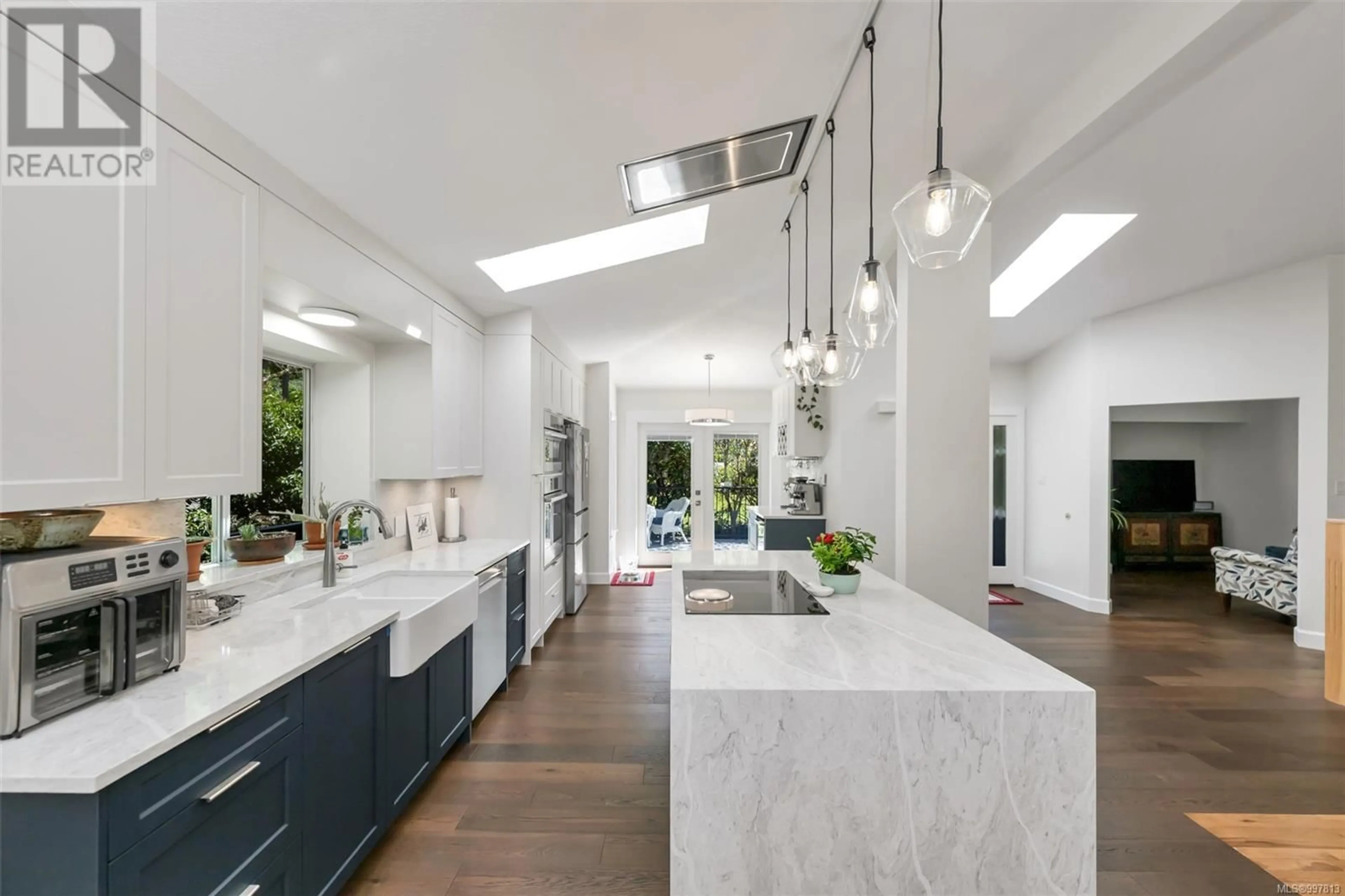 Contemporary kitchen, ceramic/tile floor for 1231 MARGARET PLACE, Duncan British Columbia V9L5R6