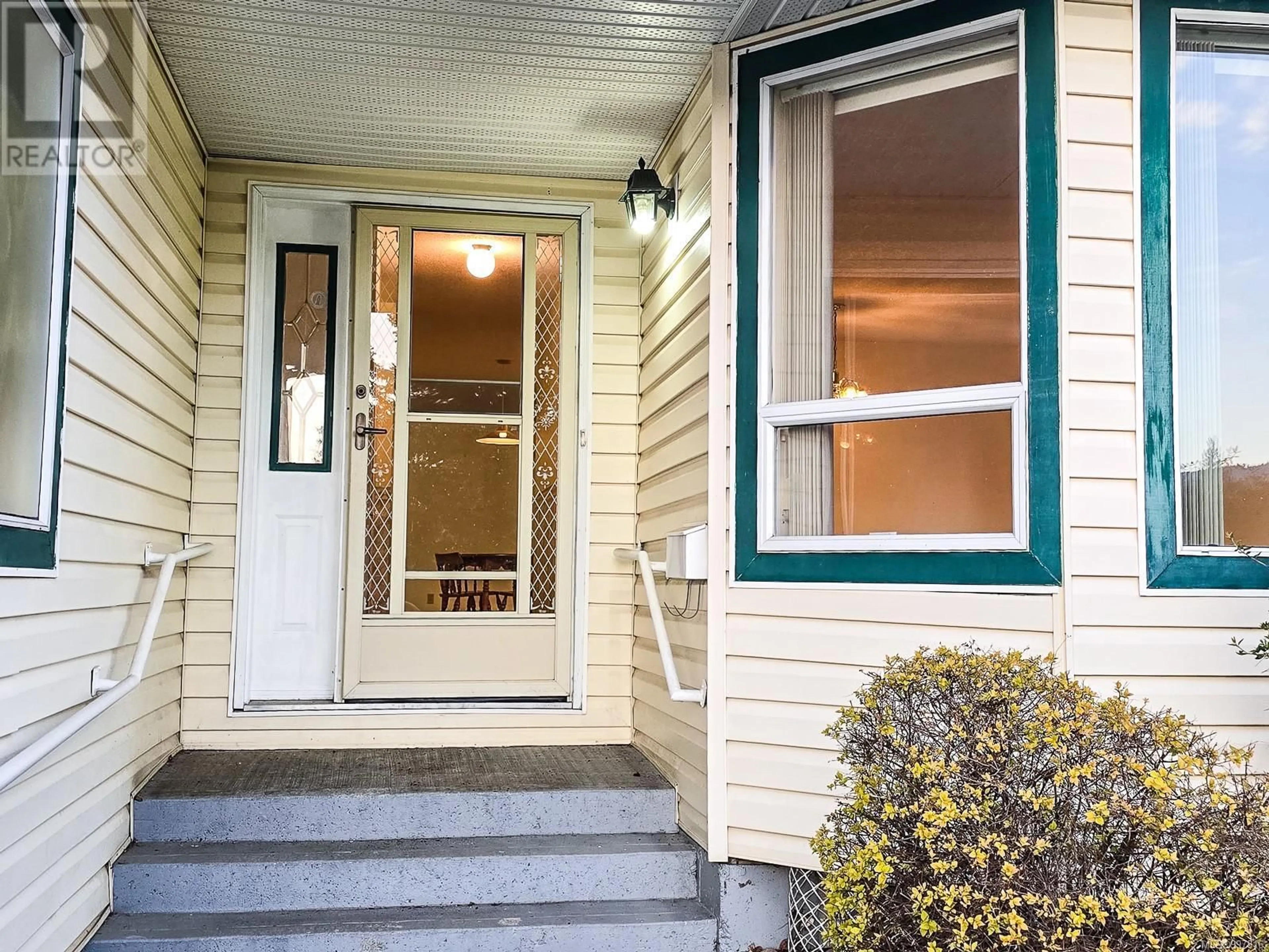 Indoor entryway for 4370 GLENCRAIG DRIVE, Nanaimo British Columbia V9T5S3