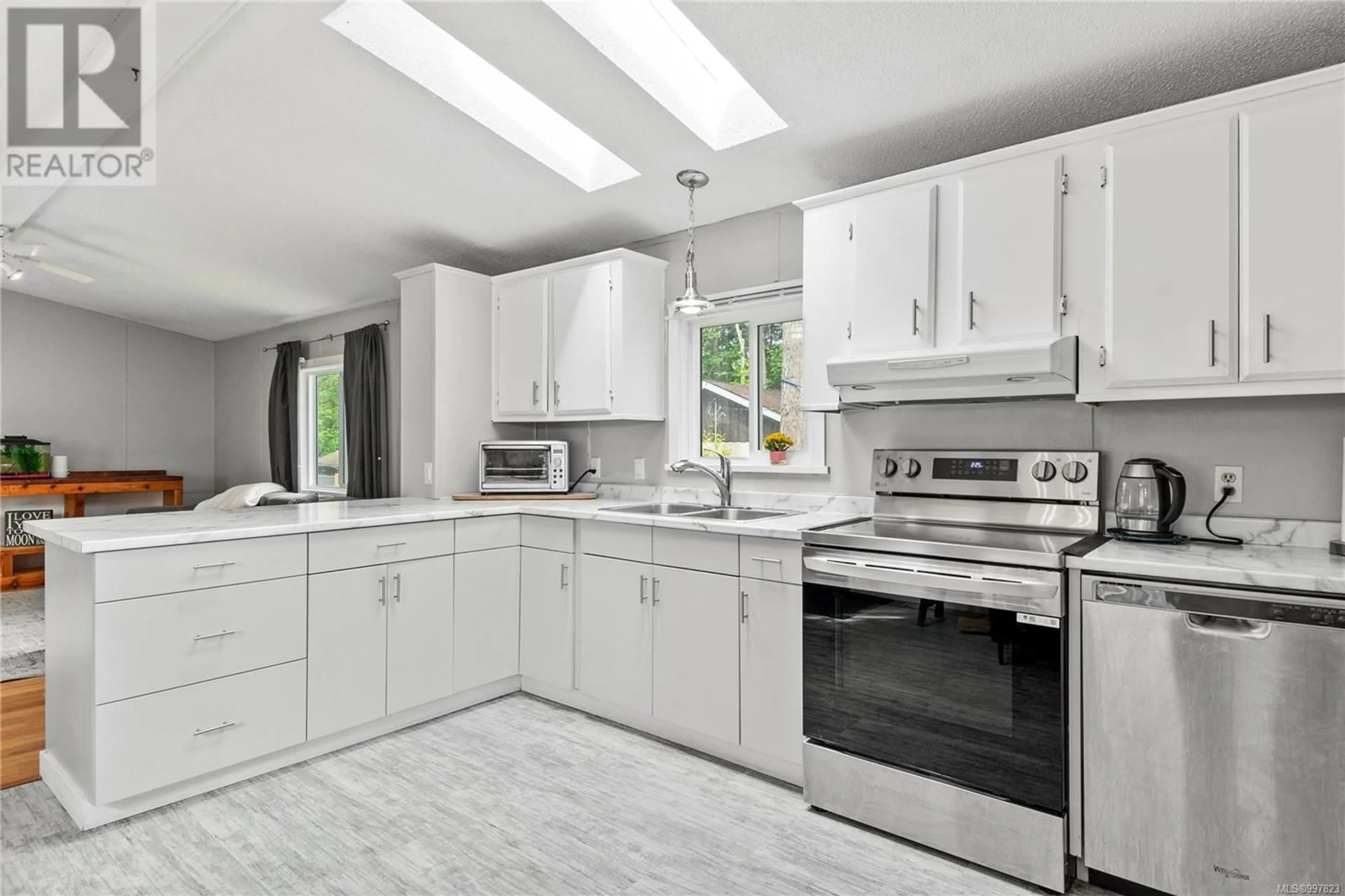 Open concept kitchen, ceramic/tile floor for 2080 HECTOR ROAD, Comox British Columbia V9N5N1