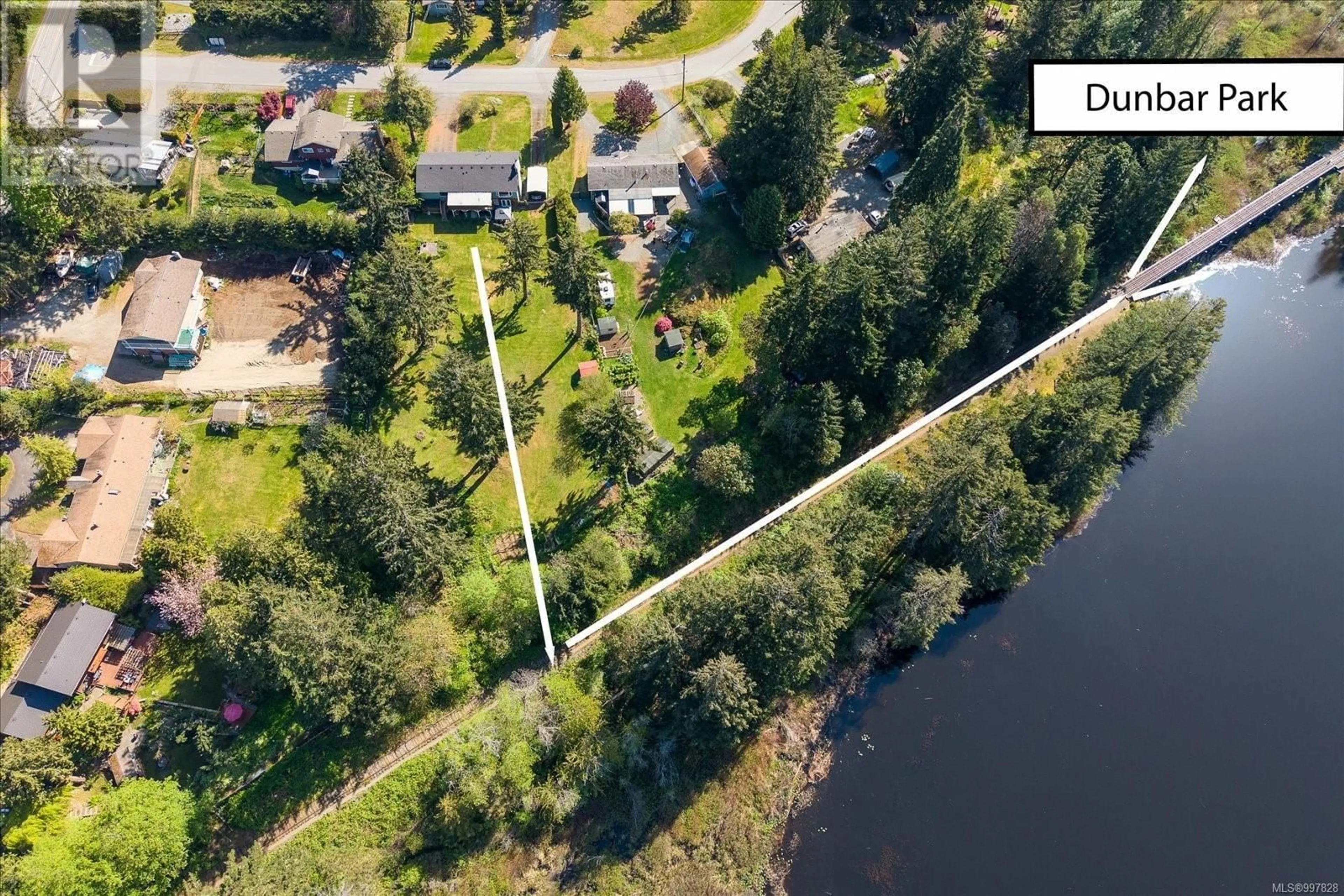 A pic from outside/outdoor area/front of a property/back of a property/a pic from drone, water/lake/river/ocean view for 6657 VALLEY VIEW DRIVE, Nanaimo British Columbia V9T5R7