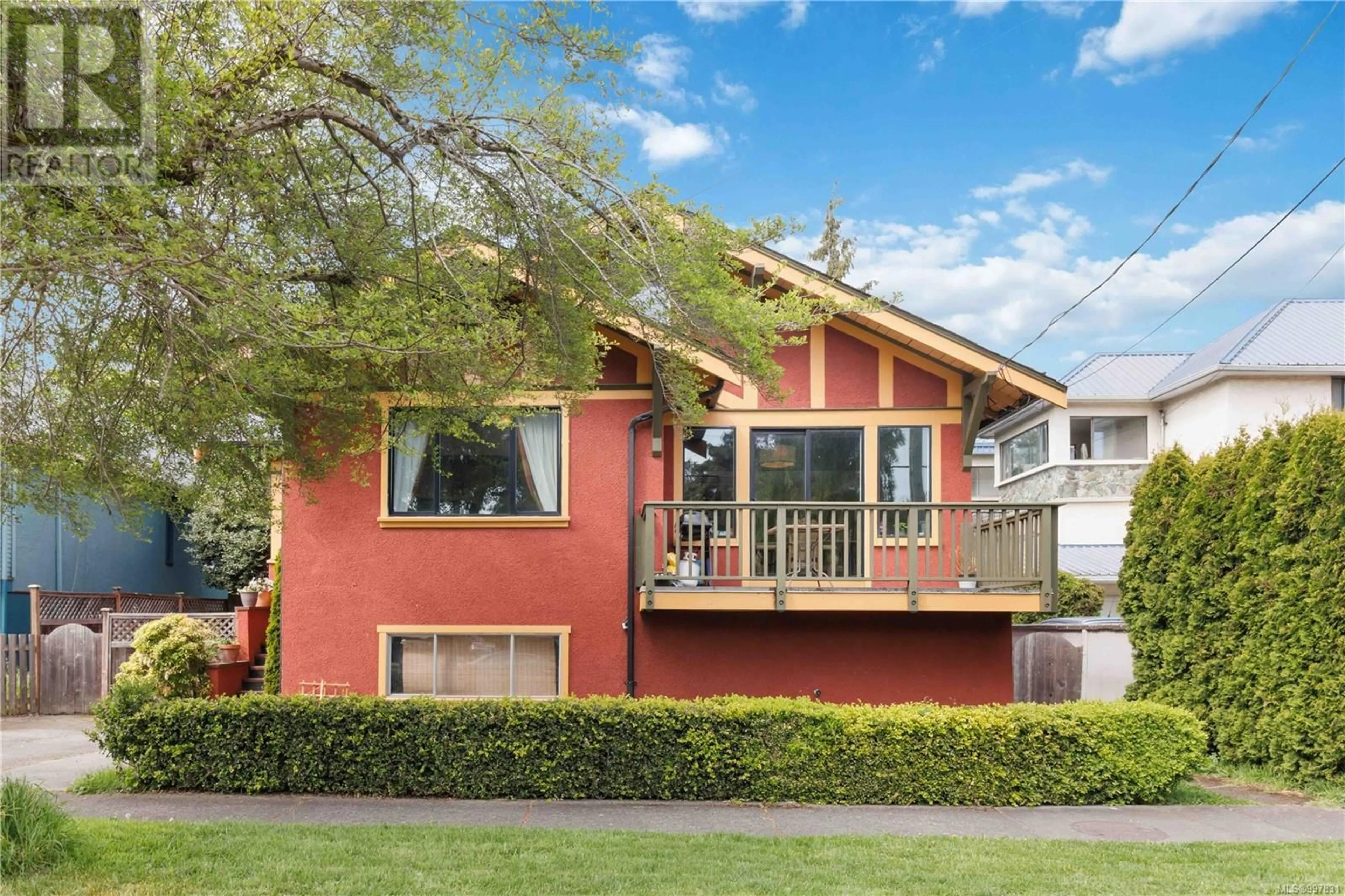 Home with brick exterior material, street for 940 EMPRESS AVENUE, Victoria British Columbia V8T1N9