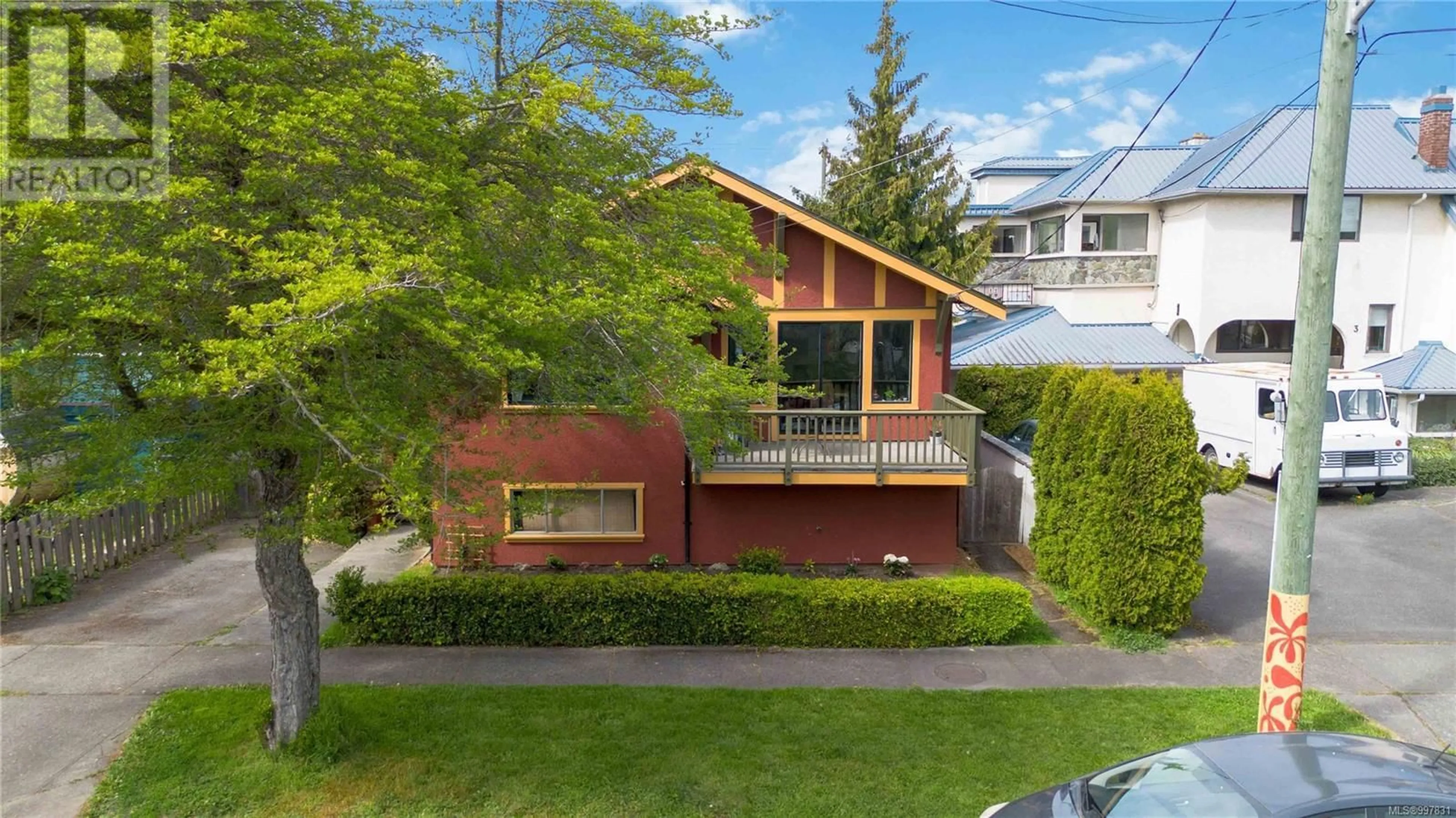 Home with brick exterior material, street for 940 EMPRESS AVENUE, Victoria British Columbia V8T1N9