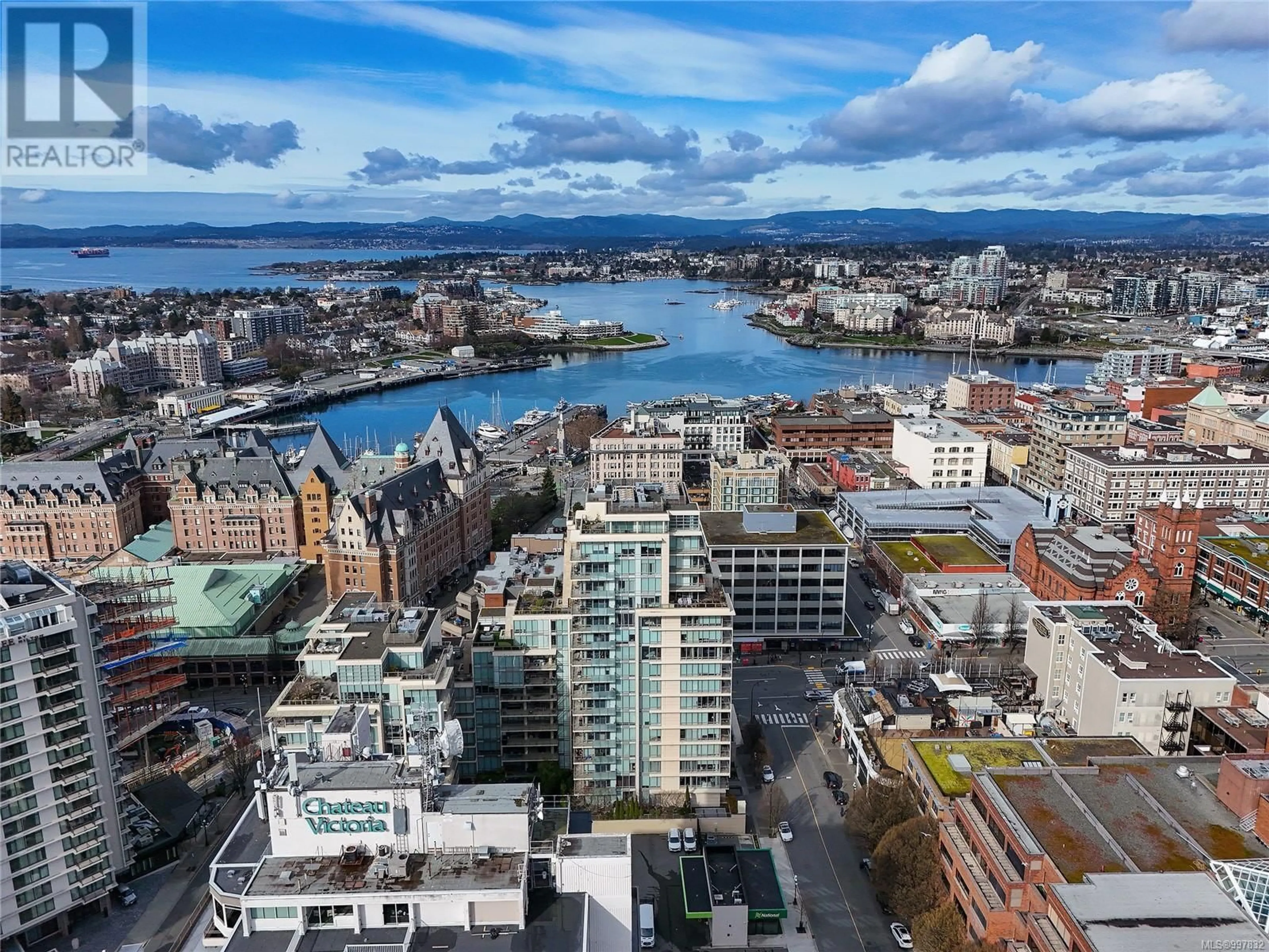 A pic from outside/outdoor area/front of a property/back of a property/a pic from drone, city buildings view from balcony for 708 - 707 COURTNEY STREET, Victoria British Columbia V8W0A9