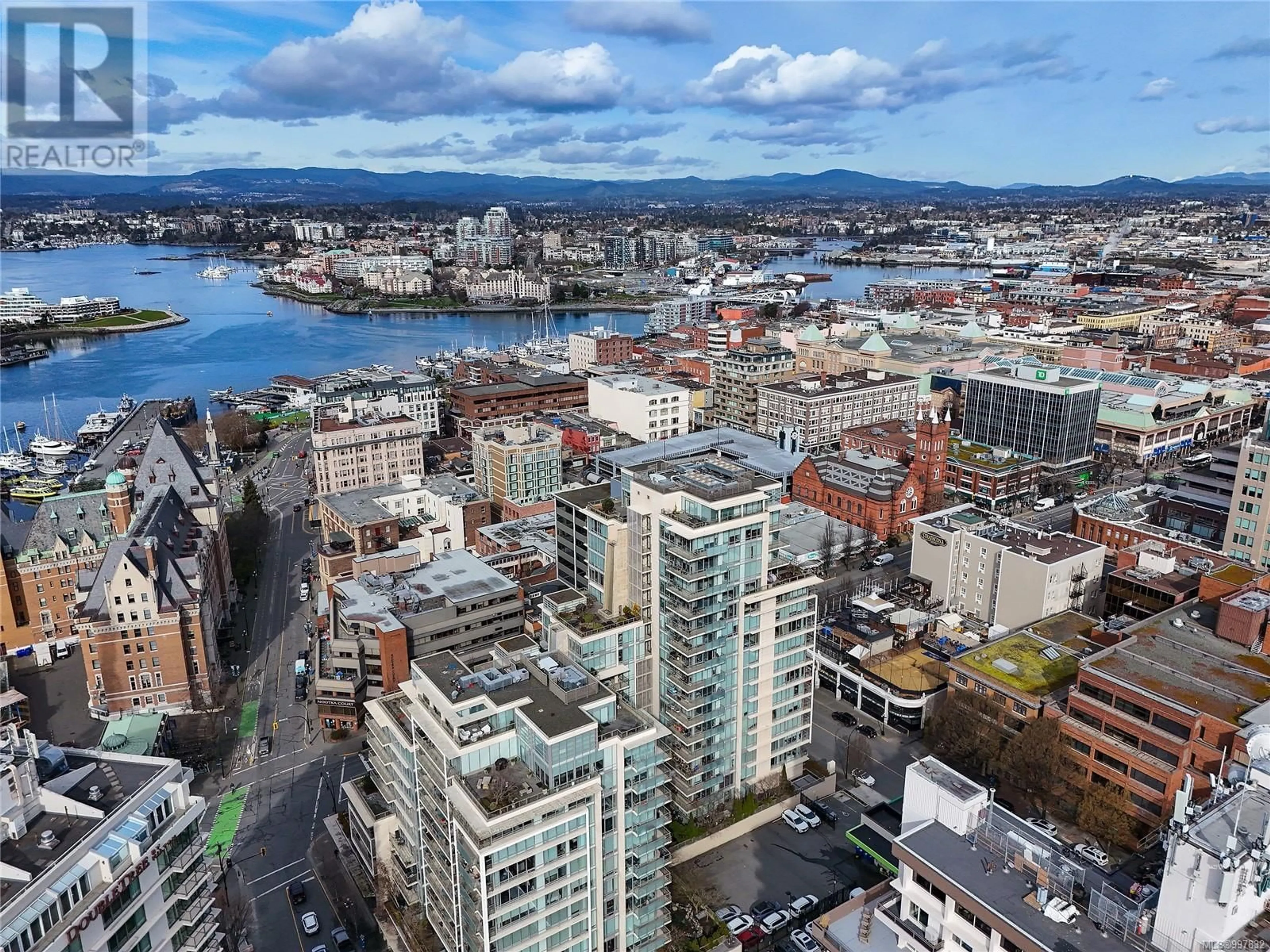 A pic from outside/outdoor area/front of a property/back of a property/a pic from drone, city buildings view from balcony for 708 - 707 COURTNEY STREET, Victoria British Columbia V8W0A9