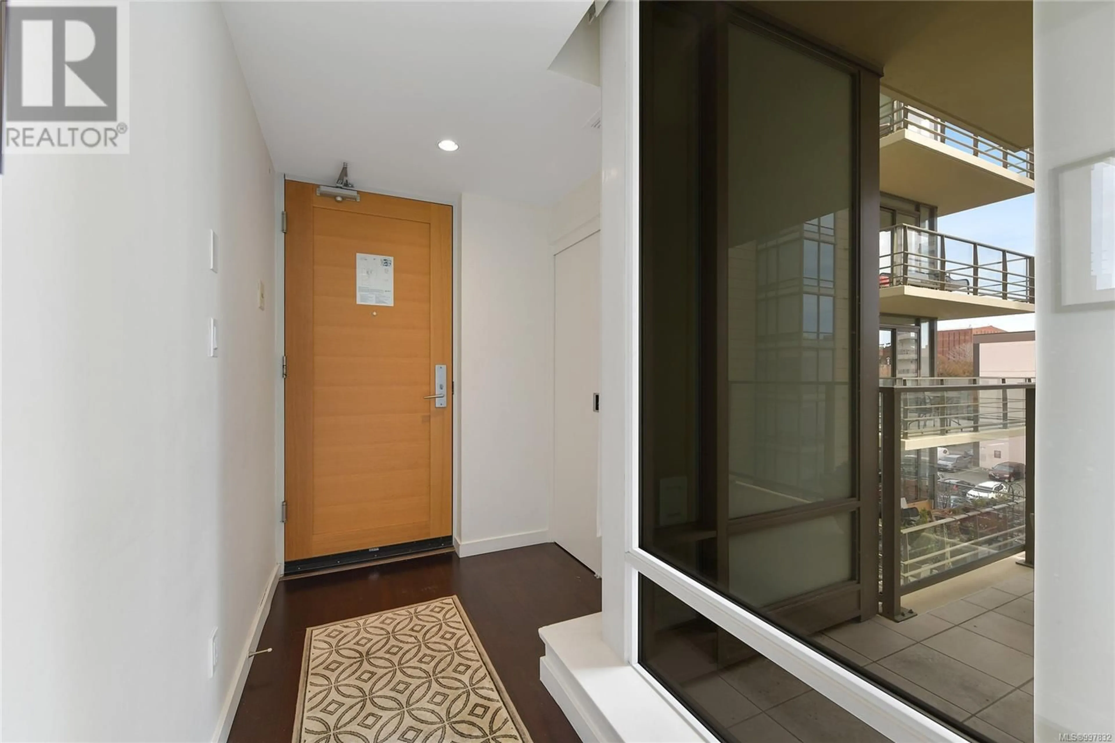 Indoor foyer for 708 - 707 COURTNEY STREET, Victoria British Columbia V8W0A9