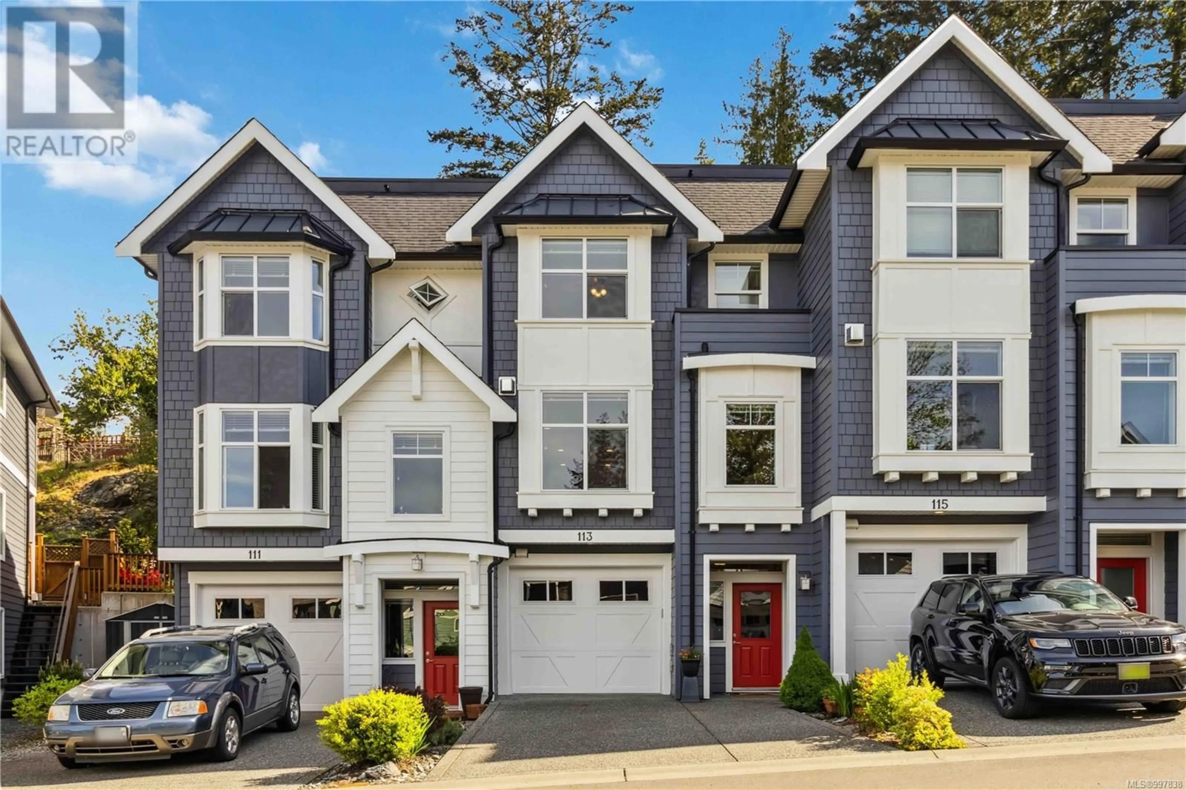 Home with vinyl exterior material, street for 113 - 1064 GALA COURT, Langford British Columbia V9C2Y2