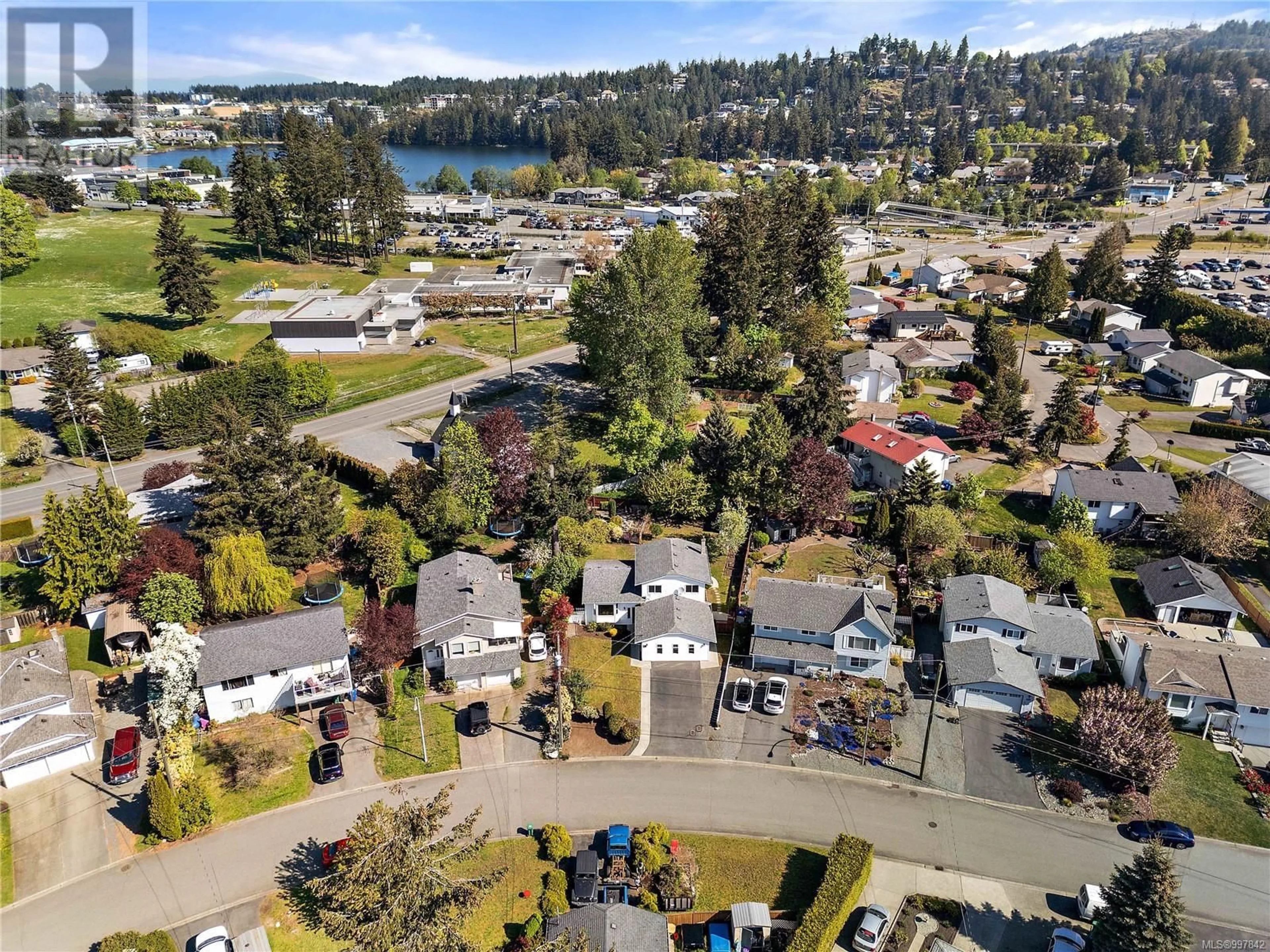 A pic from outside/outdoor area/front of a property/back of a property/a pic from drone, unknown for 230 ARDOON PLACE, Nanaimo British Columbia V9T4V9